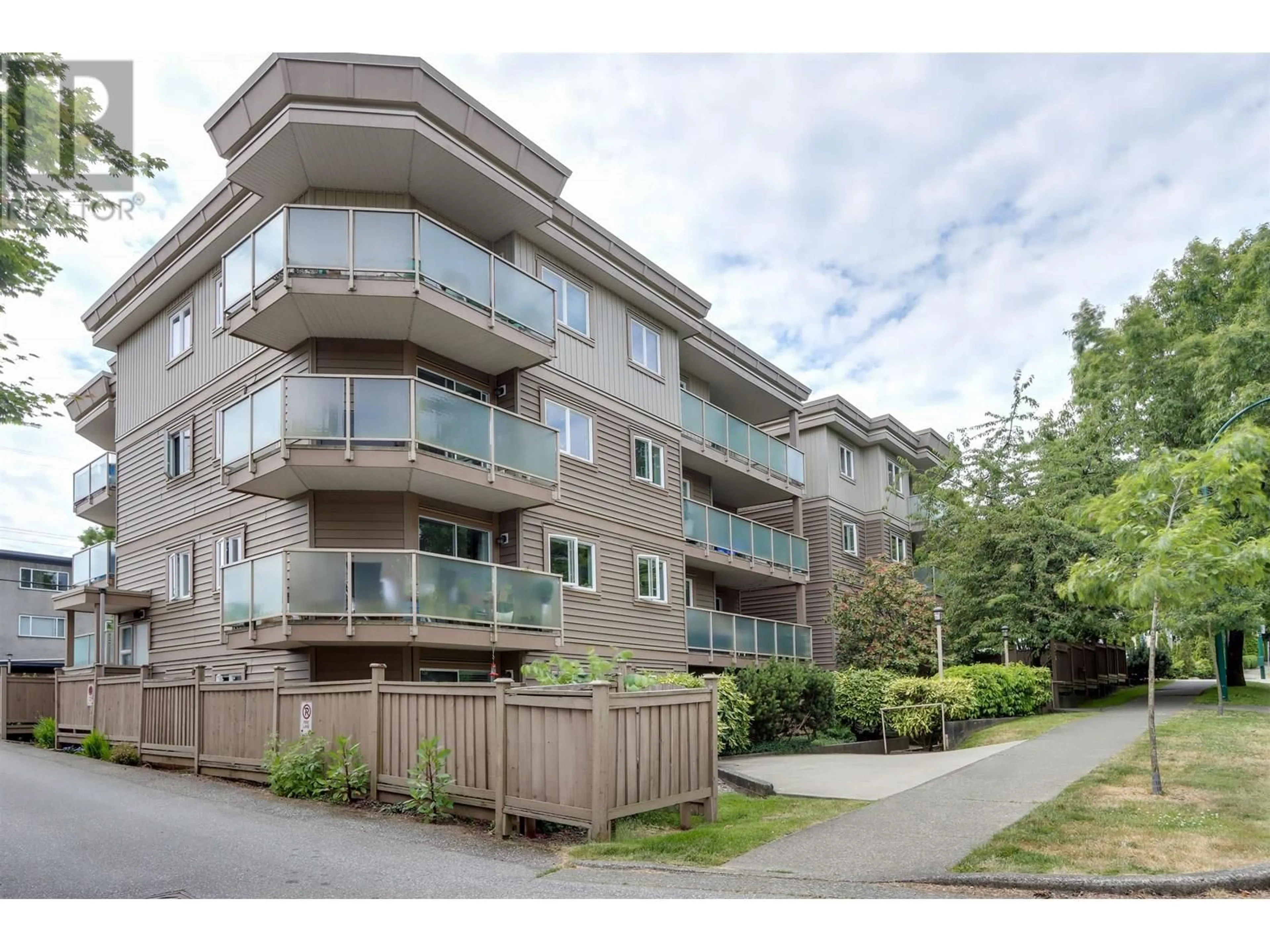 Patio, unknown for 406 - 998 19TH AVENUE, Vancouver British Columbia V5Z1X5