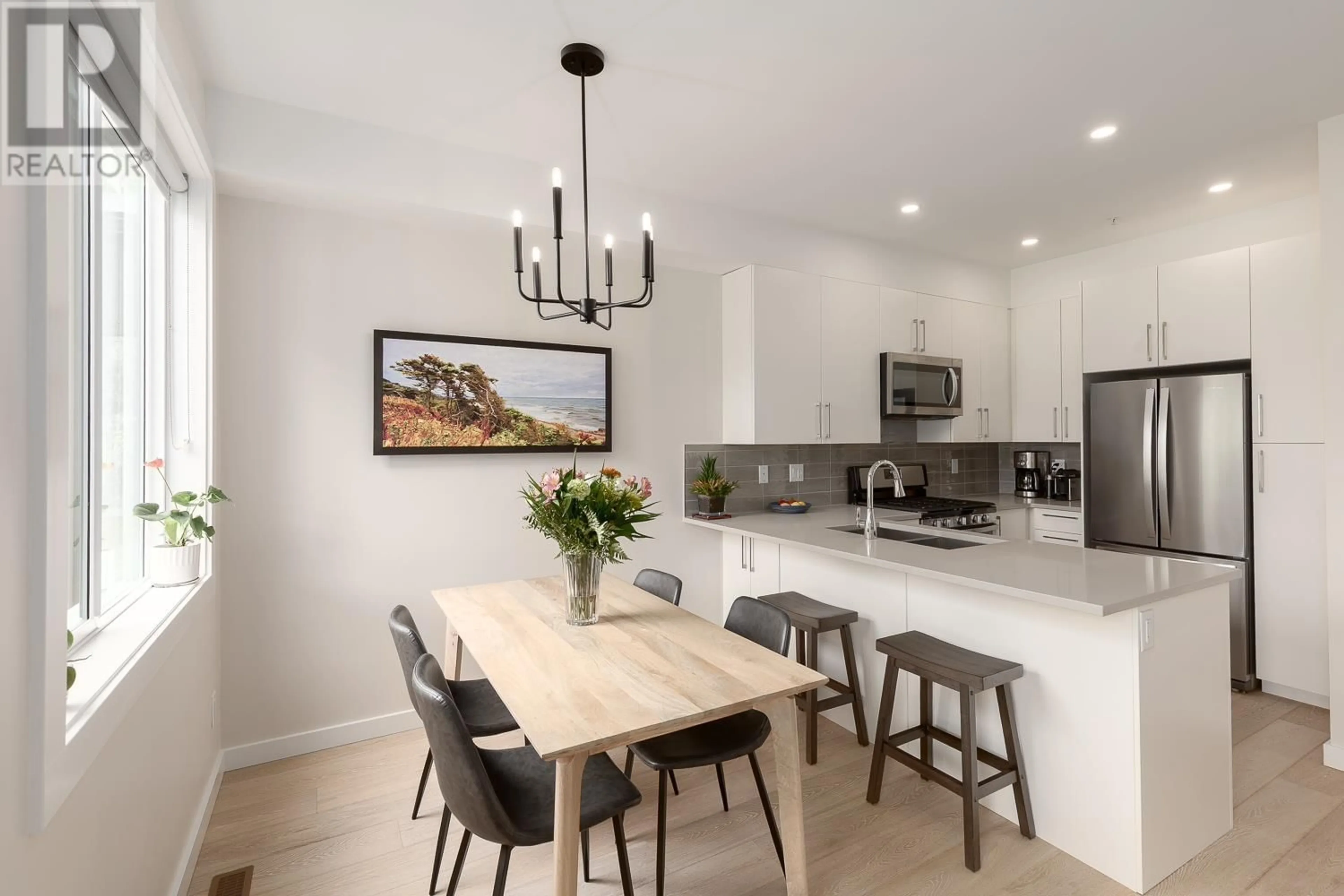 Open concept kitchen, unknown for 5 - 41360 SKYRIDGE PLACE, Squamish British Columbia V8B0Y6