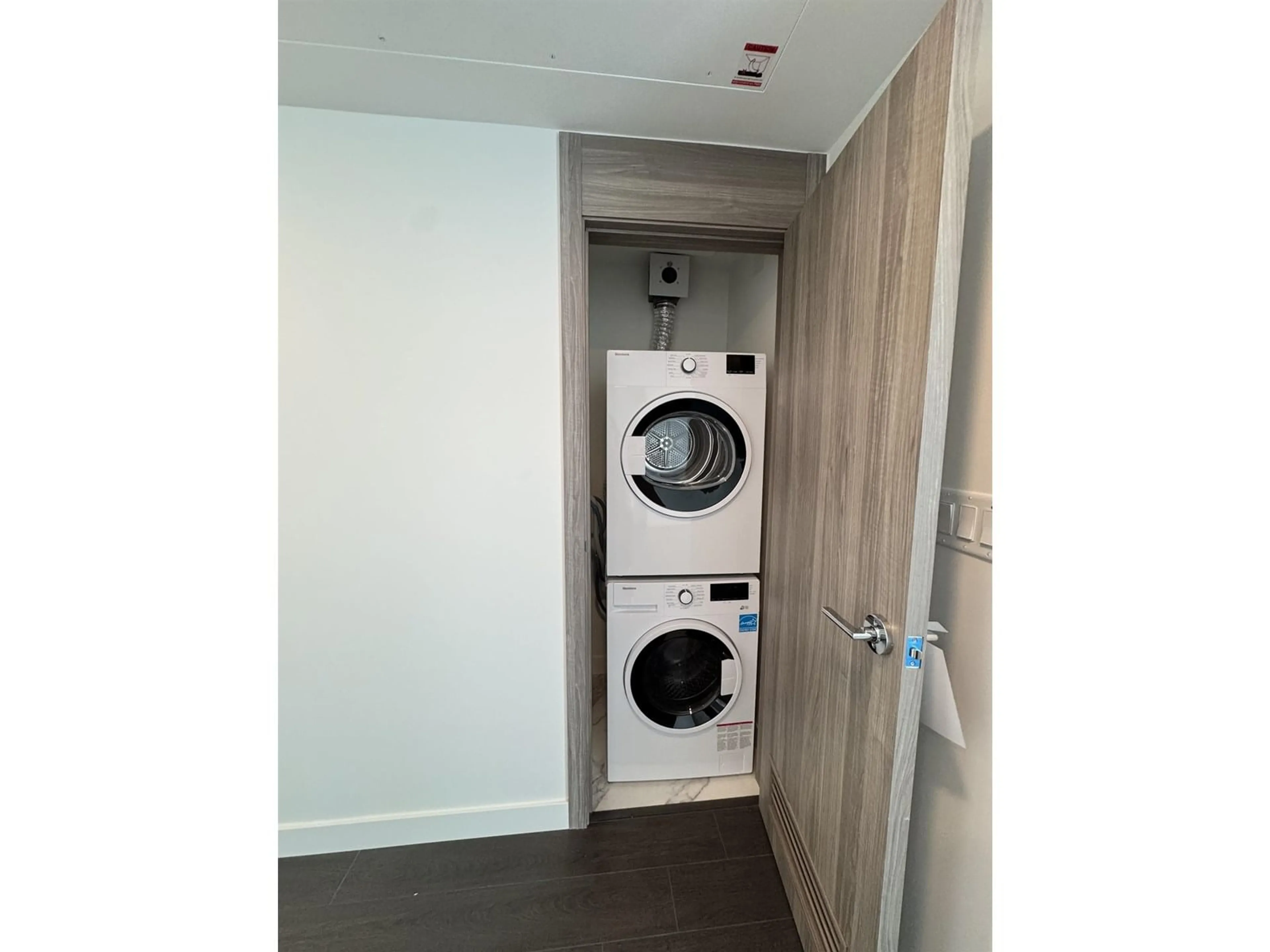 Laundry room for 2409 - 13768 100, Surrey British Columbia V3T0V2