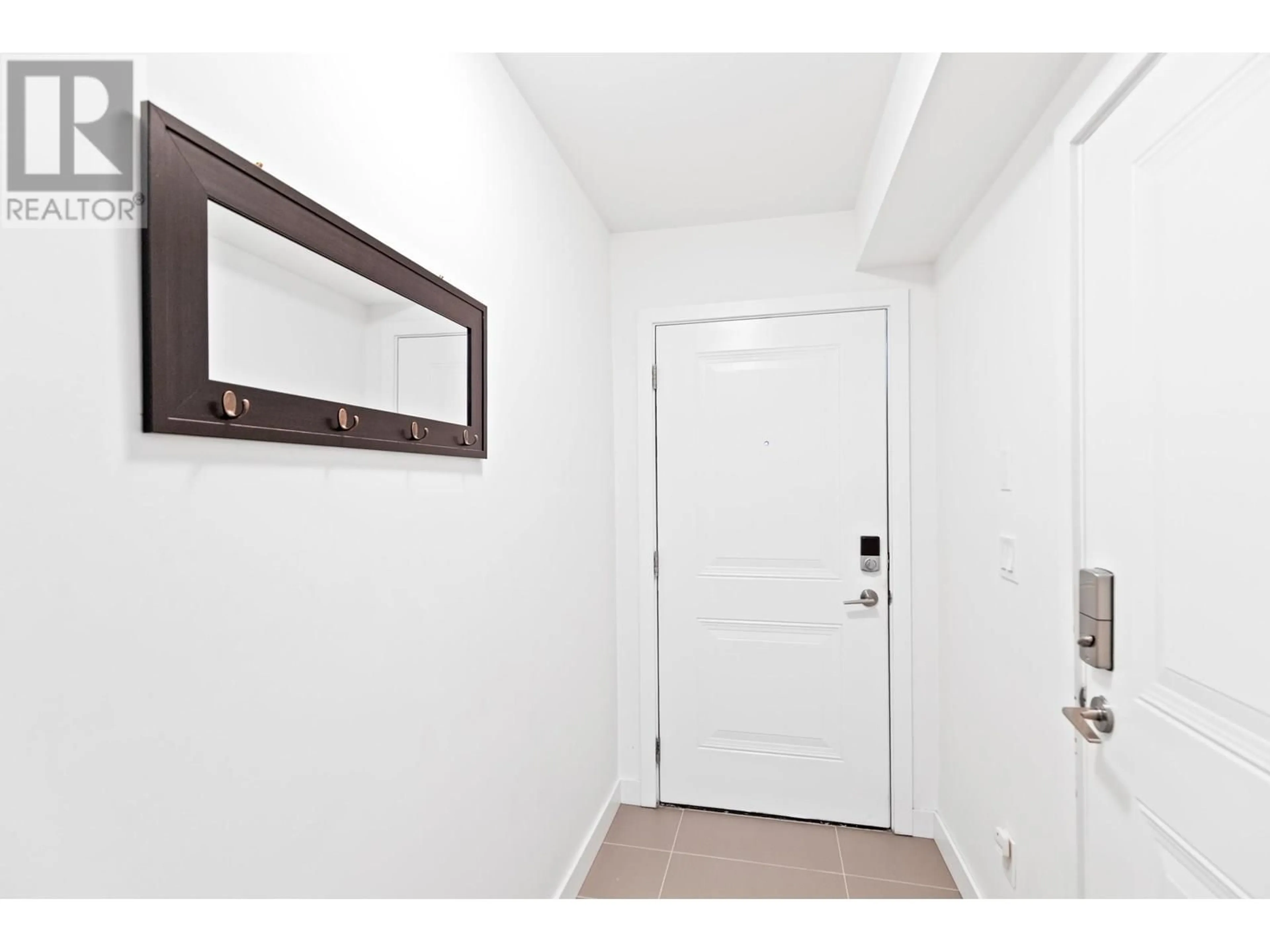Indoor entryway for 31 - 22810 113 AVENUE, Maple Ridge British Columbia V2X3N2