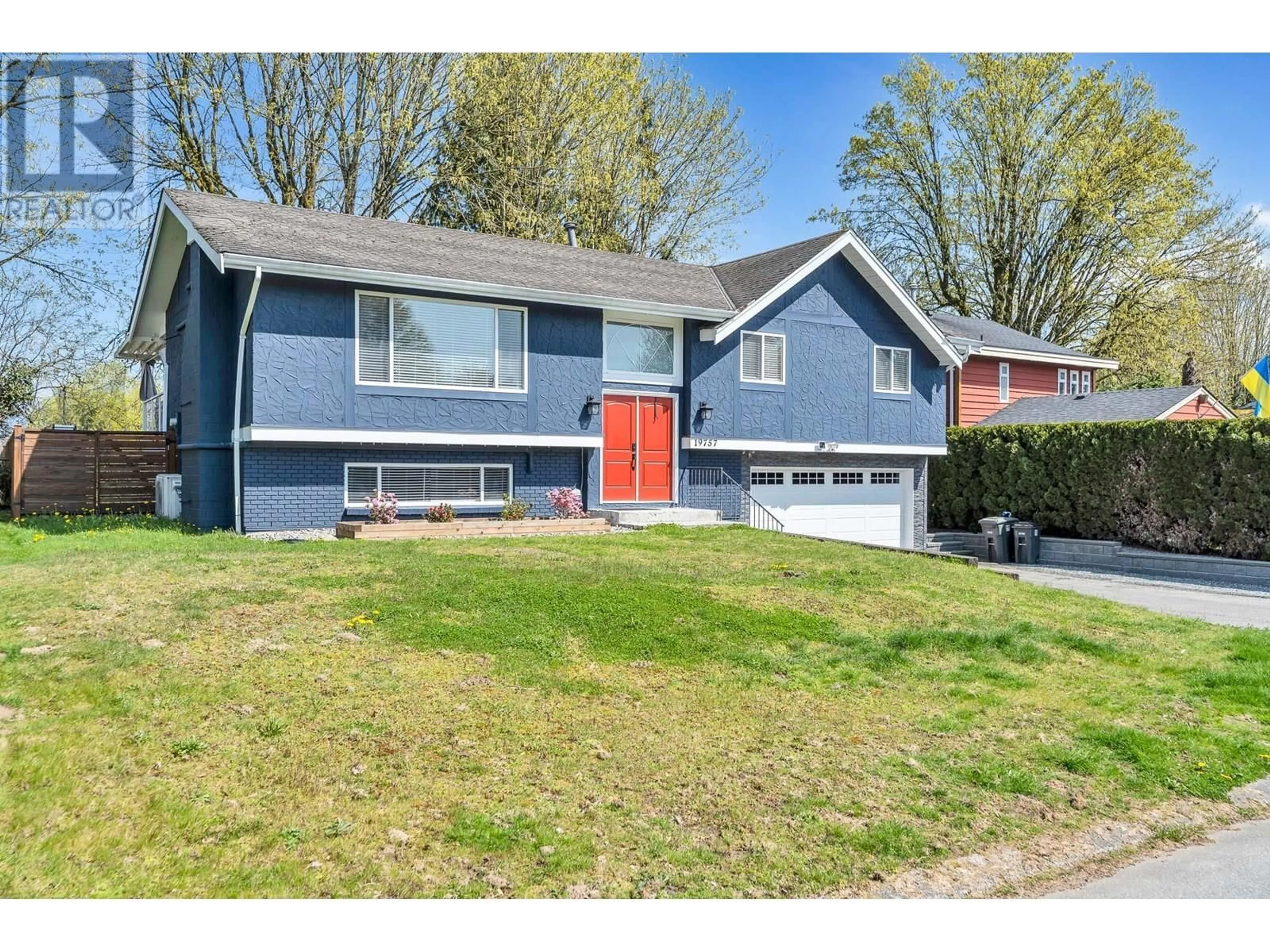 Home with vinyl exterior material, street for 19757 116A AVENUE, Pitt Meadows British Columbia V3Y1N8