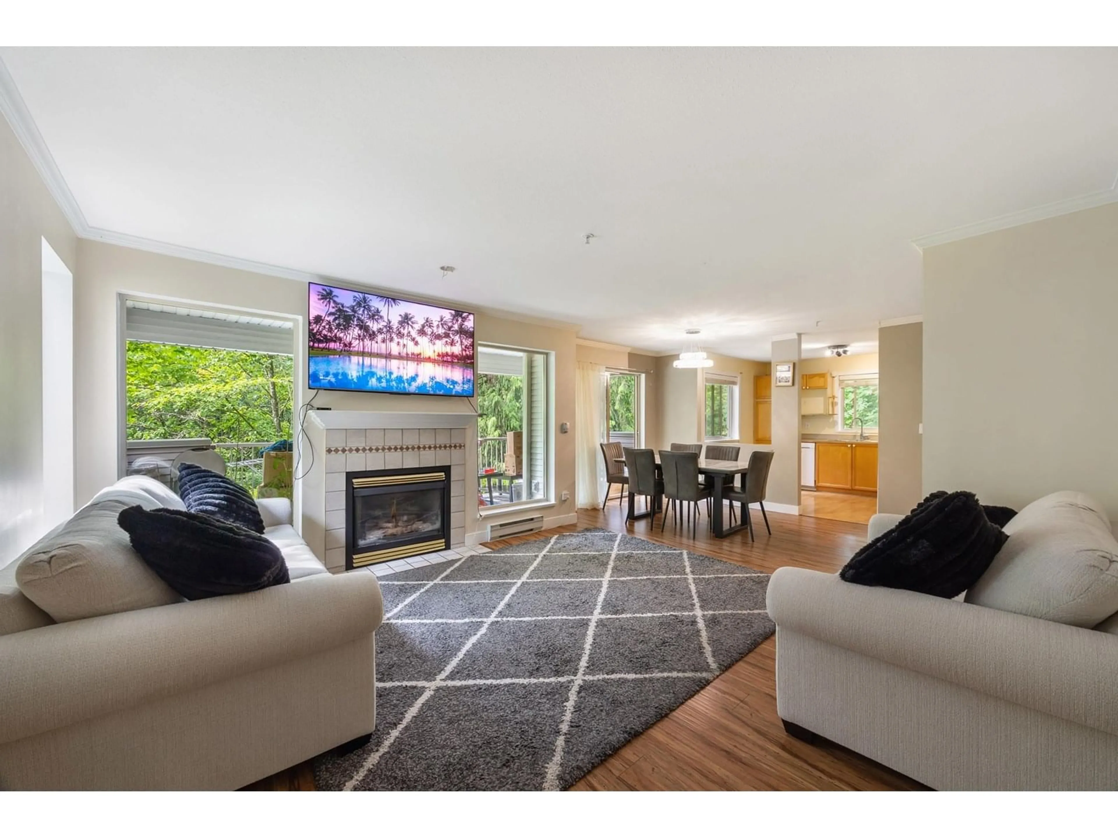 Living room with furniture, unknown for 211 - 33478 ROBERTS, Abbotsford British Columbia V2S8E1