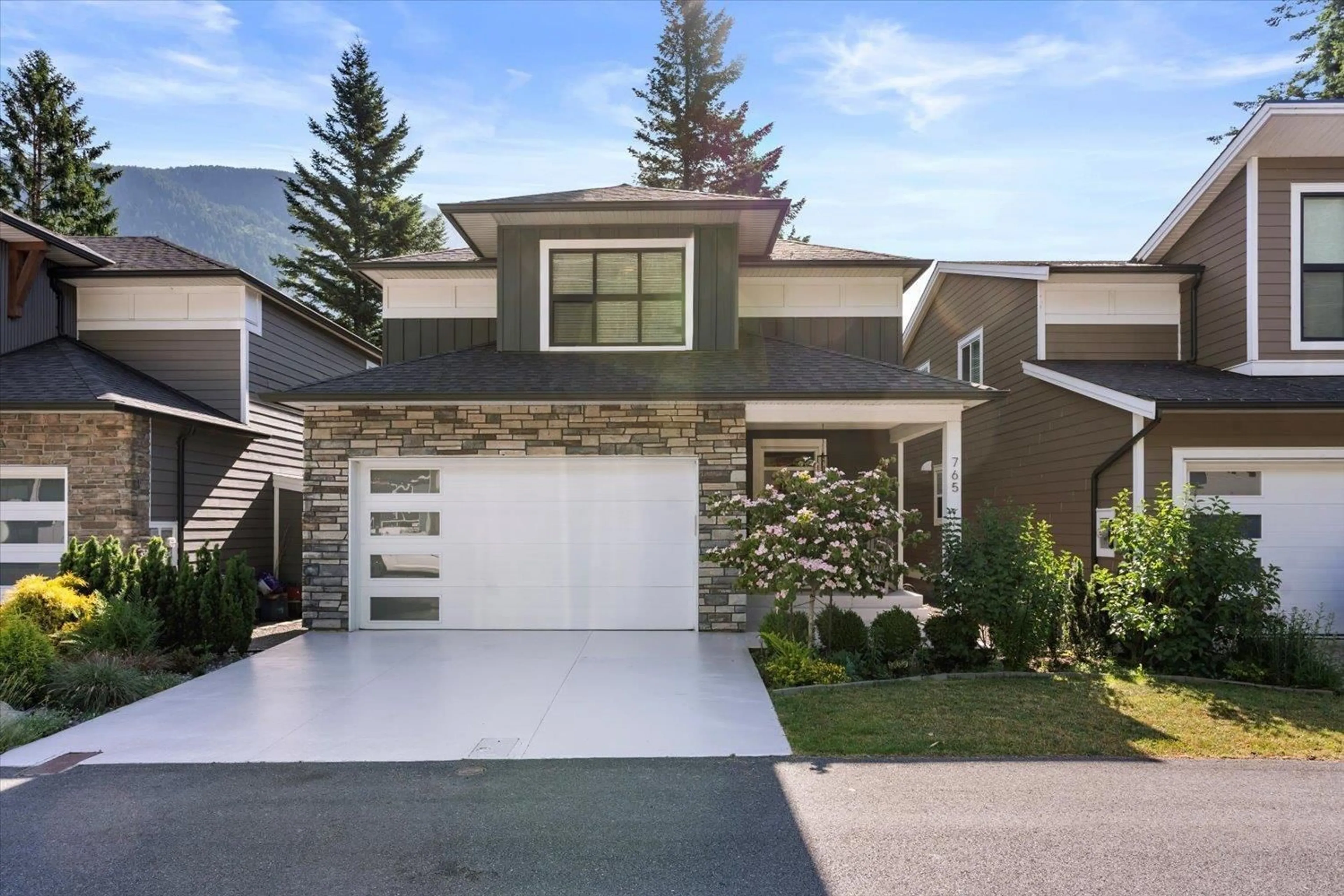 Home with vinyl exterior material, street for 765 ASPEN LANE, Harrison Hot Springs British Columbia V0M1K0
