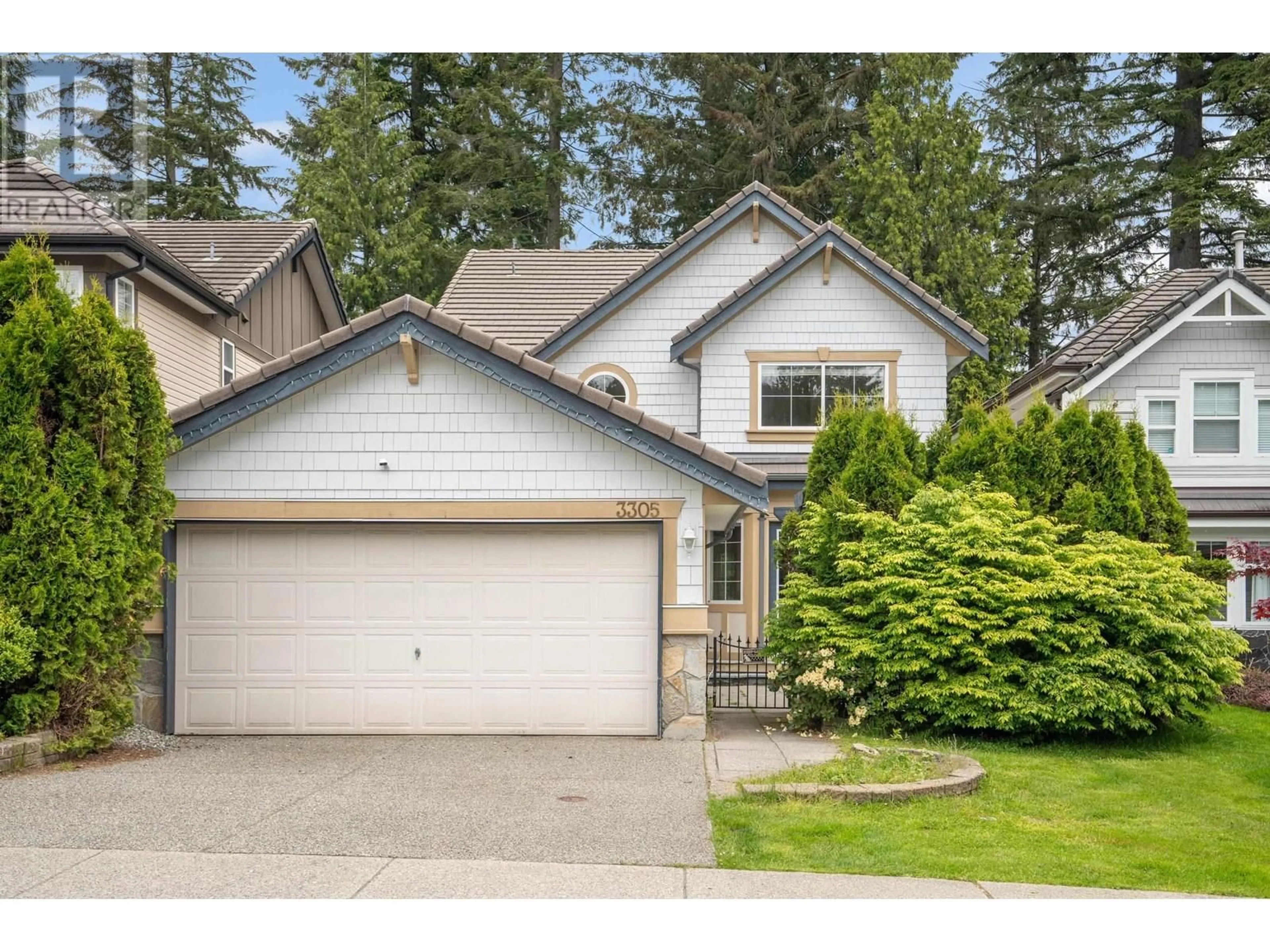 Home with vinyl exterior material, street for 3305 CHARTWELL GRN, Coquitlam British Columbia V3E3N1