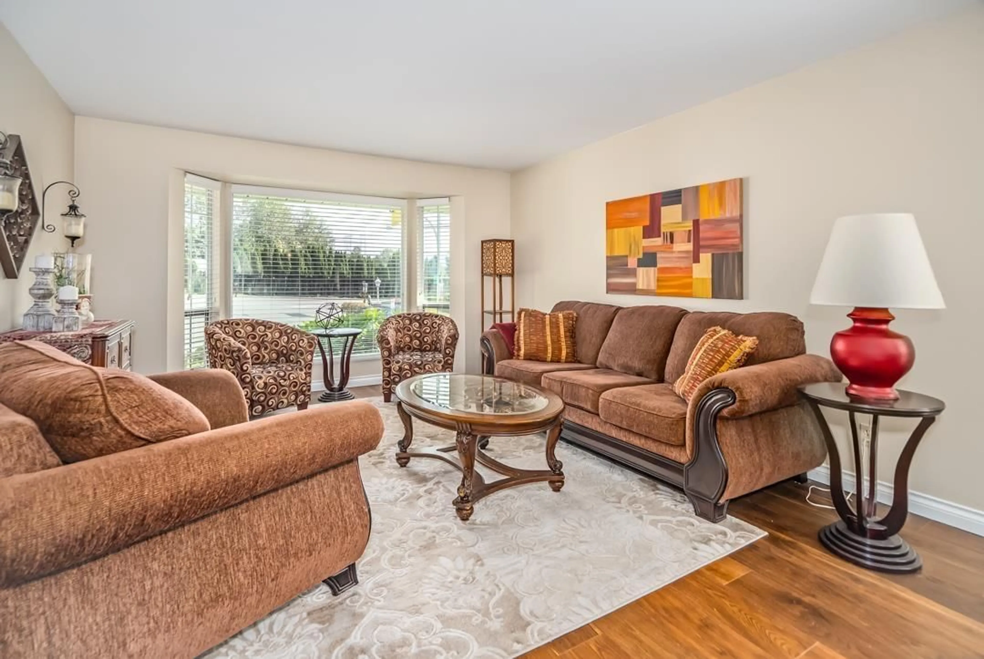 Living room with furniture, unknown for 3 - 33020 MACLURE, Abbotsford British Columbia V2S7J6