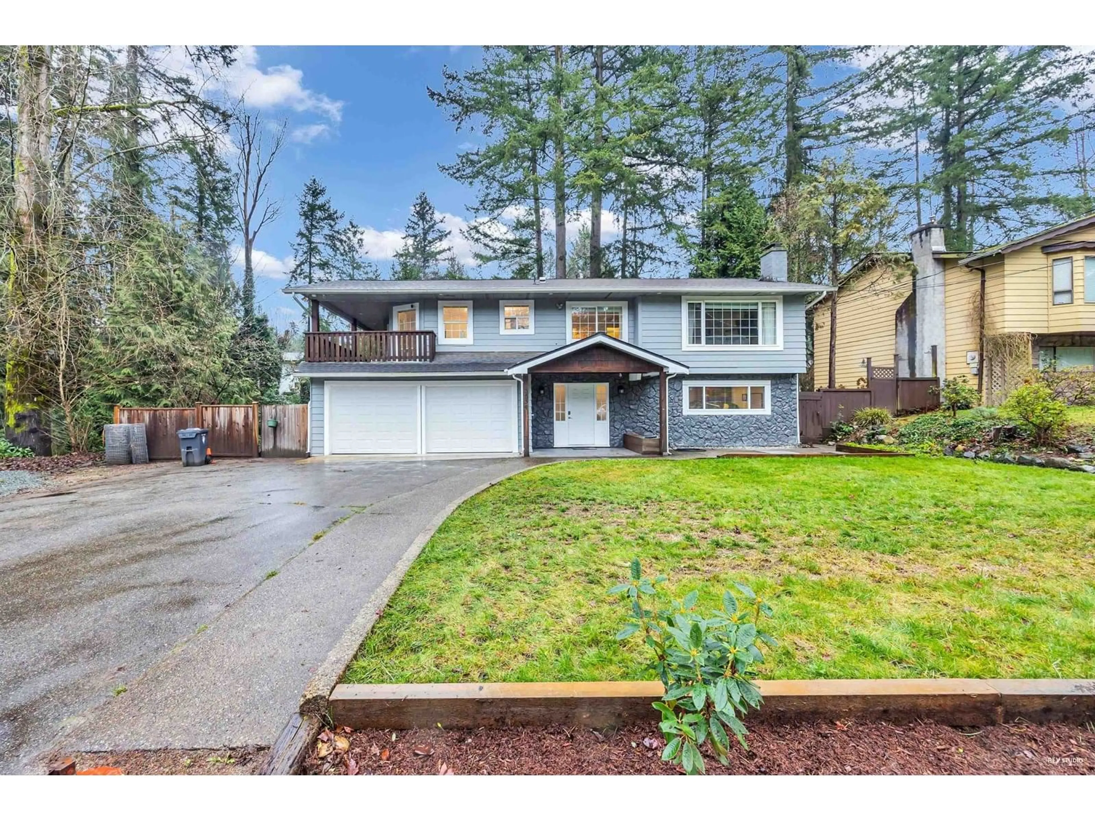 Home with vinyl exterior material, street for 3854 196A, Langley British Columbia V3A1A6