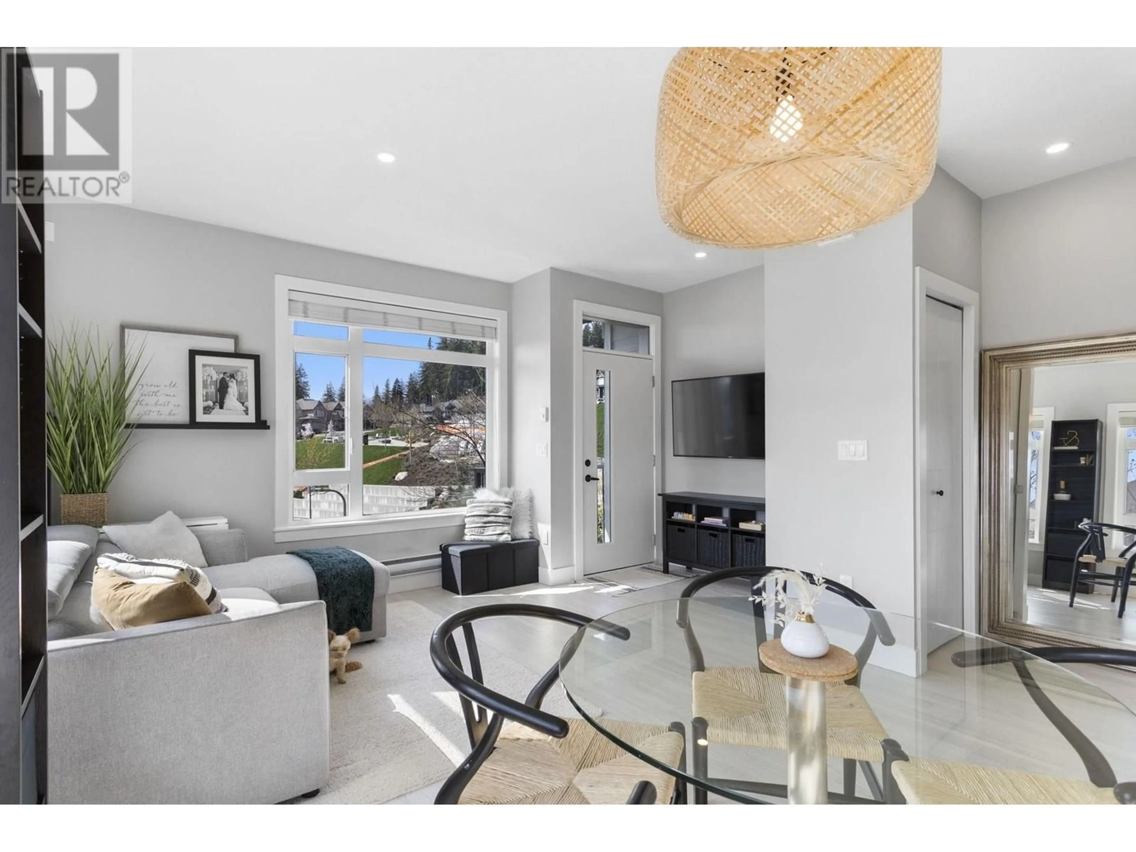 Living room with furniture, unknown for 101 - 3525 CHANDLER STREET, Coquitlam British Columbia V3E0L9