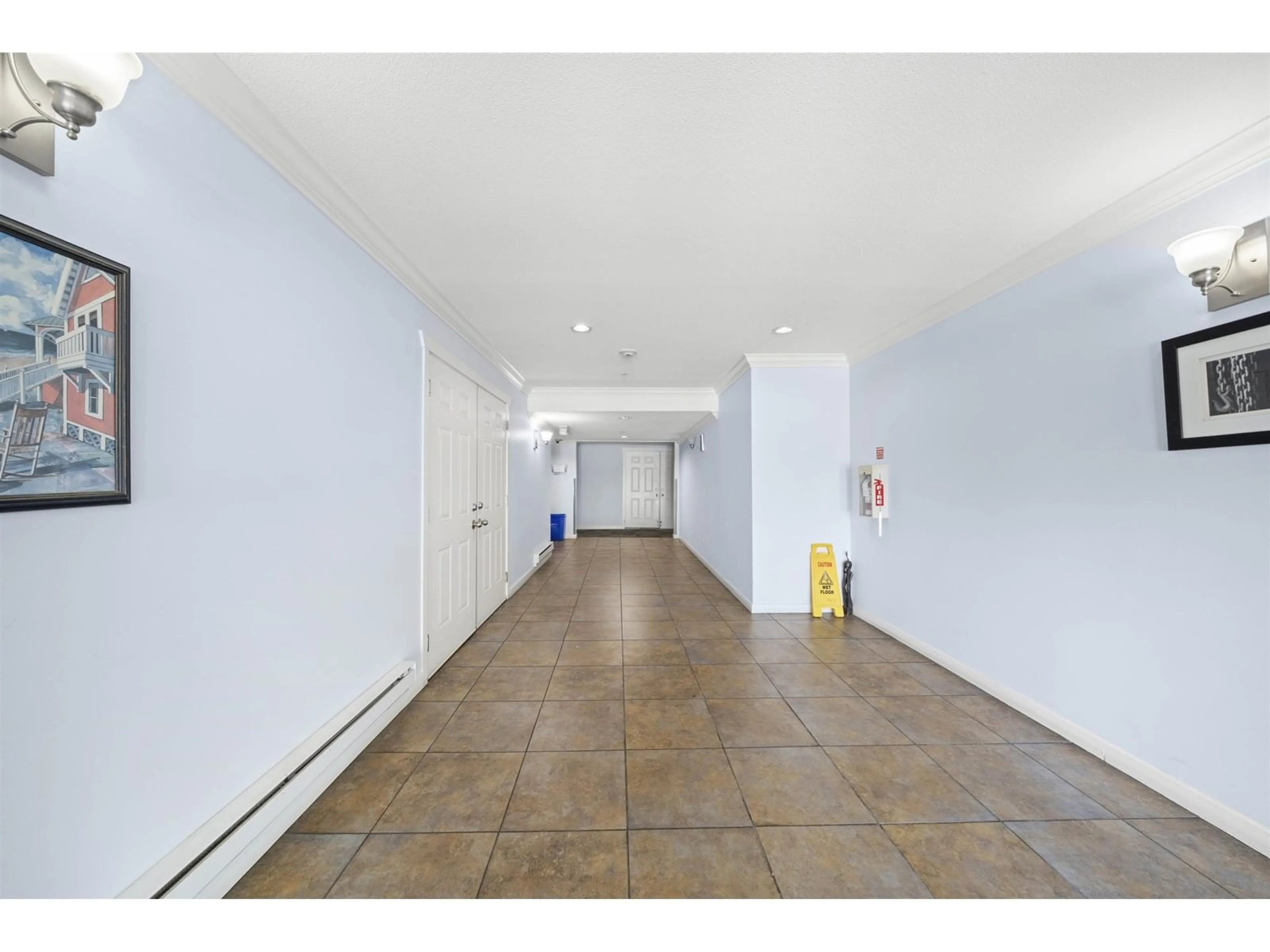 Indoor foyer for 409 - 6960 120, Surrey British Columbia V3W1V4