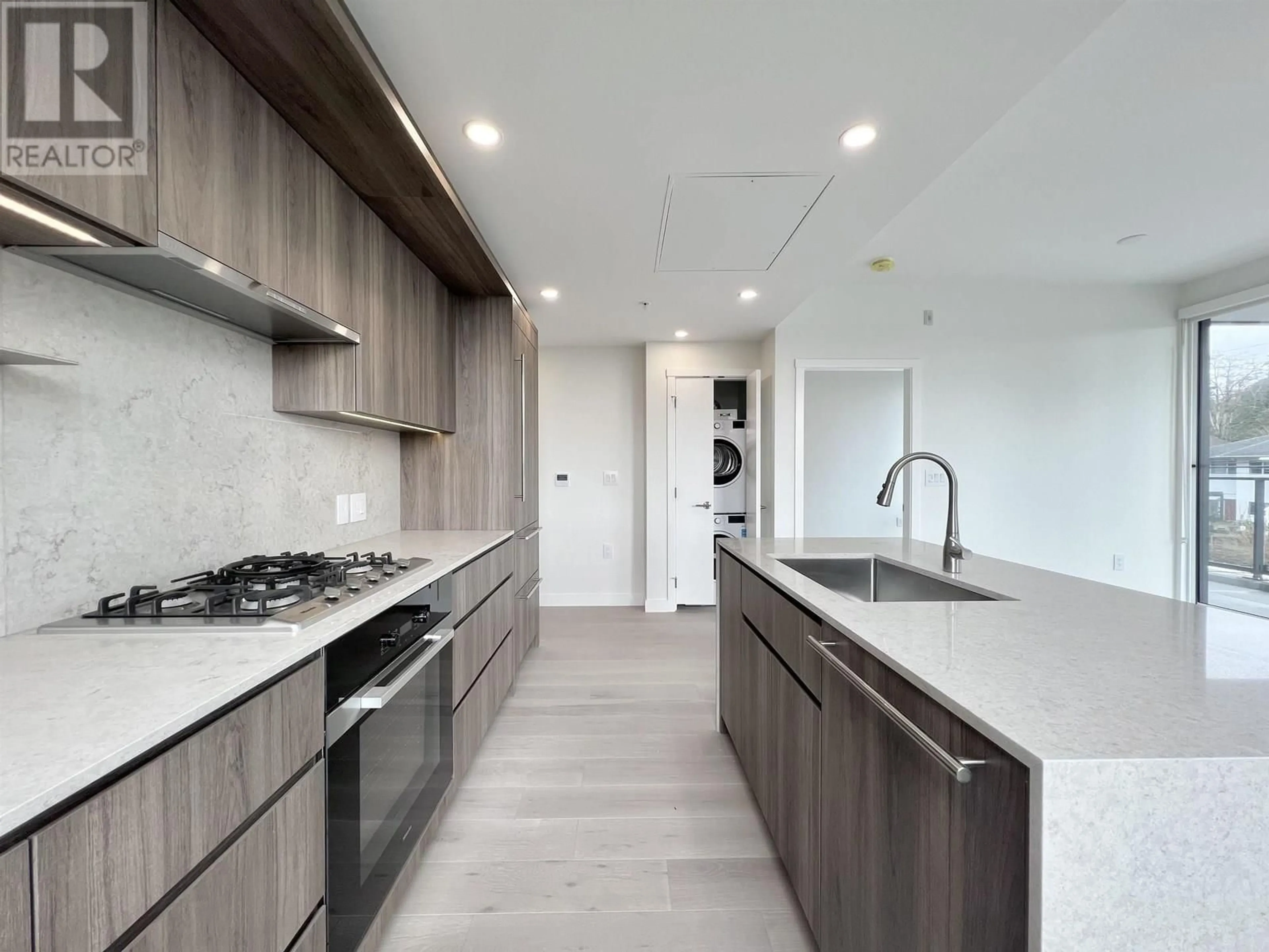 Contemporary kitchen, unknown for 205 - 5212 CAMBIE STREET, Vancouver British Columbia V5Z2Z7
