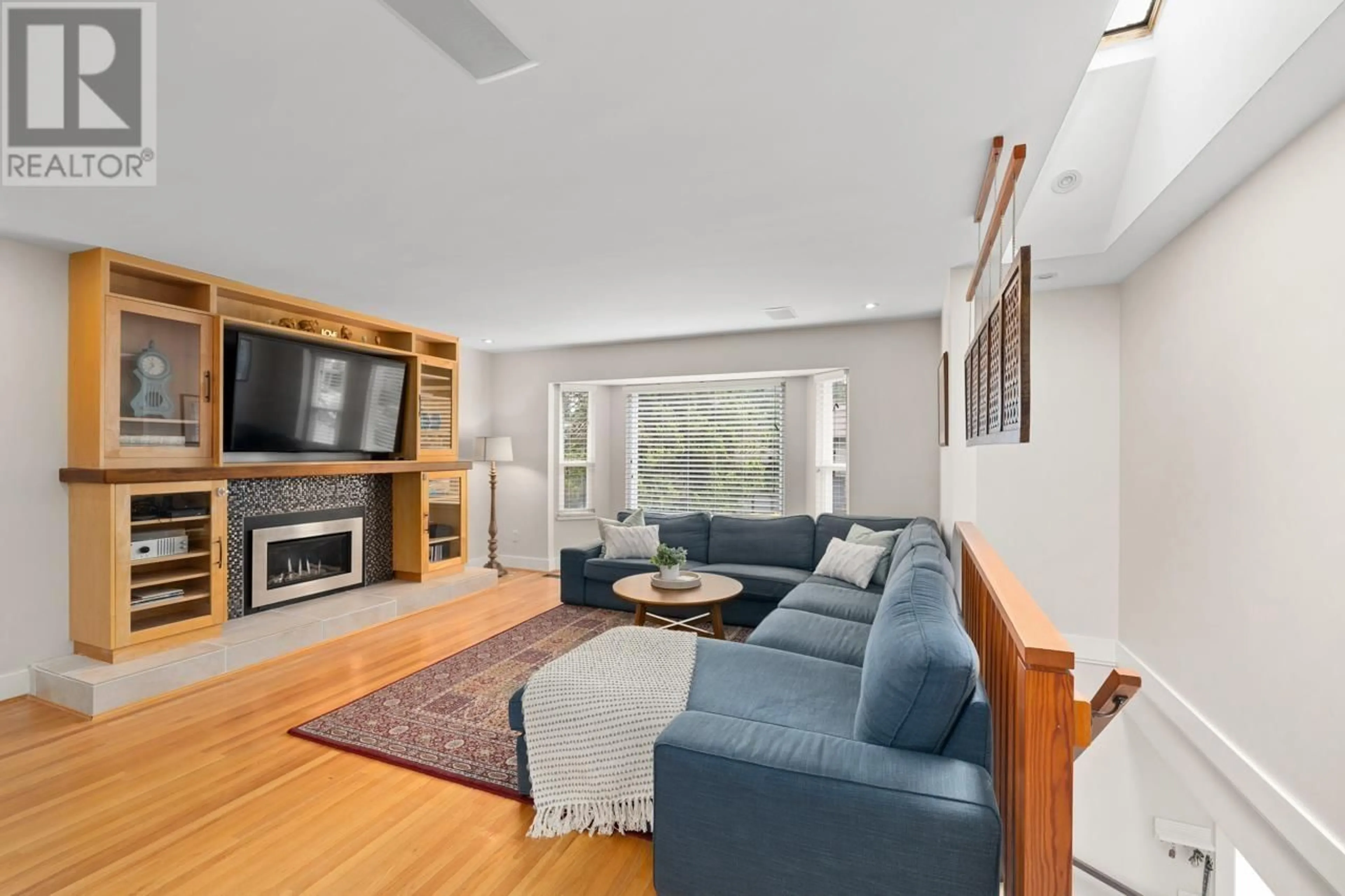 Living room with furniture, unknown for 3541 INVERNESS STREET, Port Coquitlam British Columbia V3B3B3