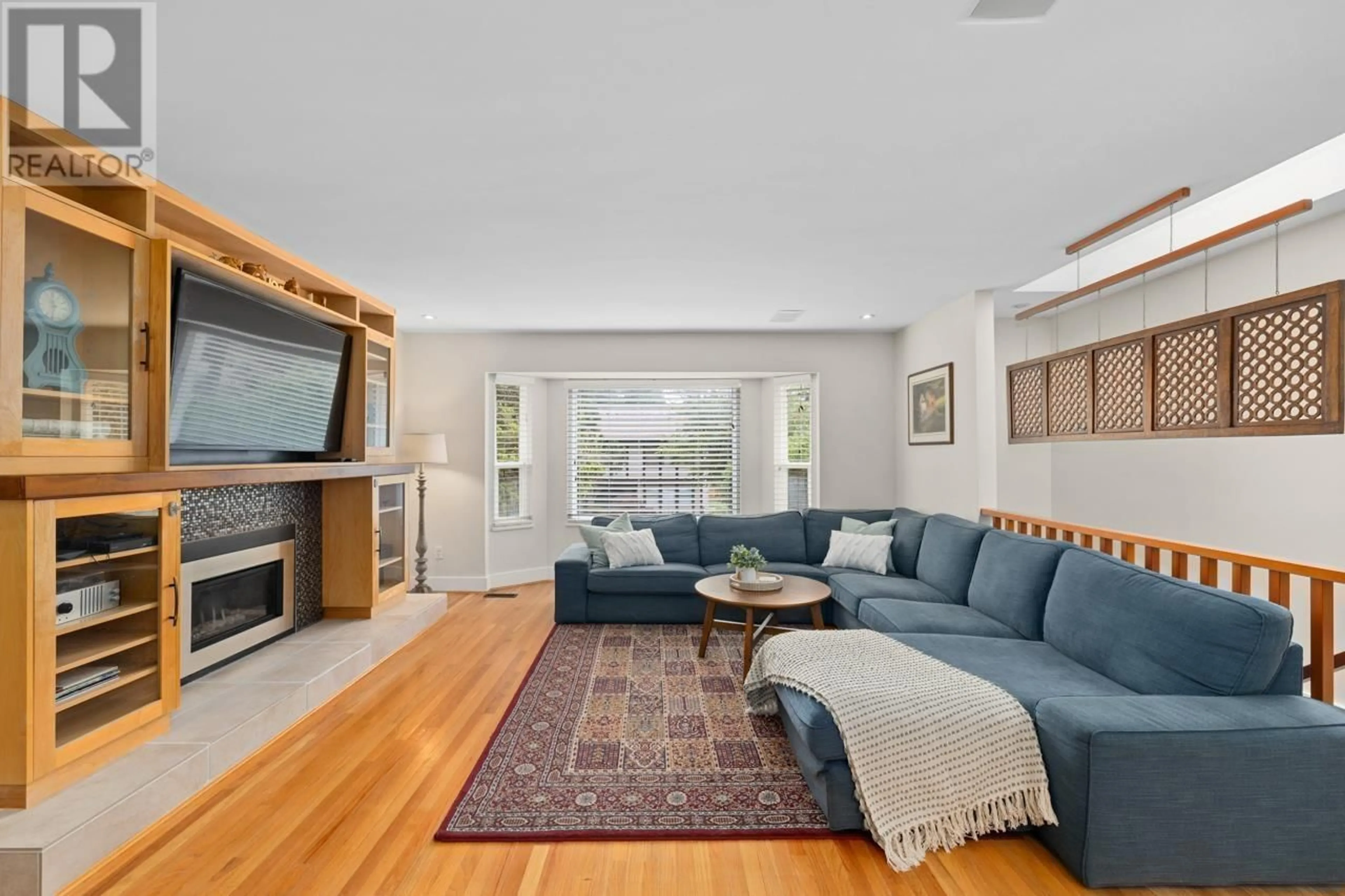 Living room with furniture, unknown for 3541 INVERNESS STREET, Port Coquitlam British Columbia V3B3B3