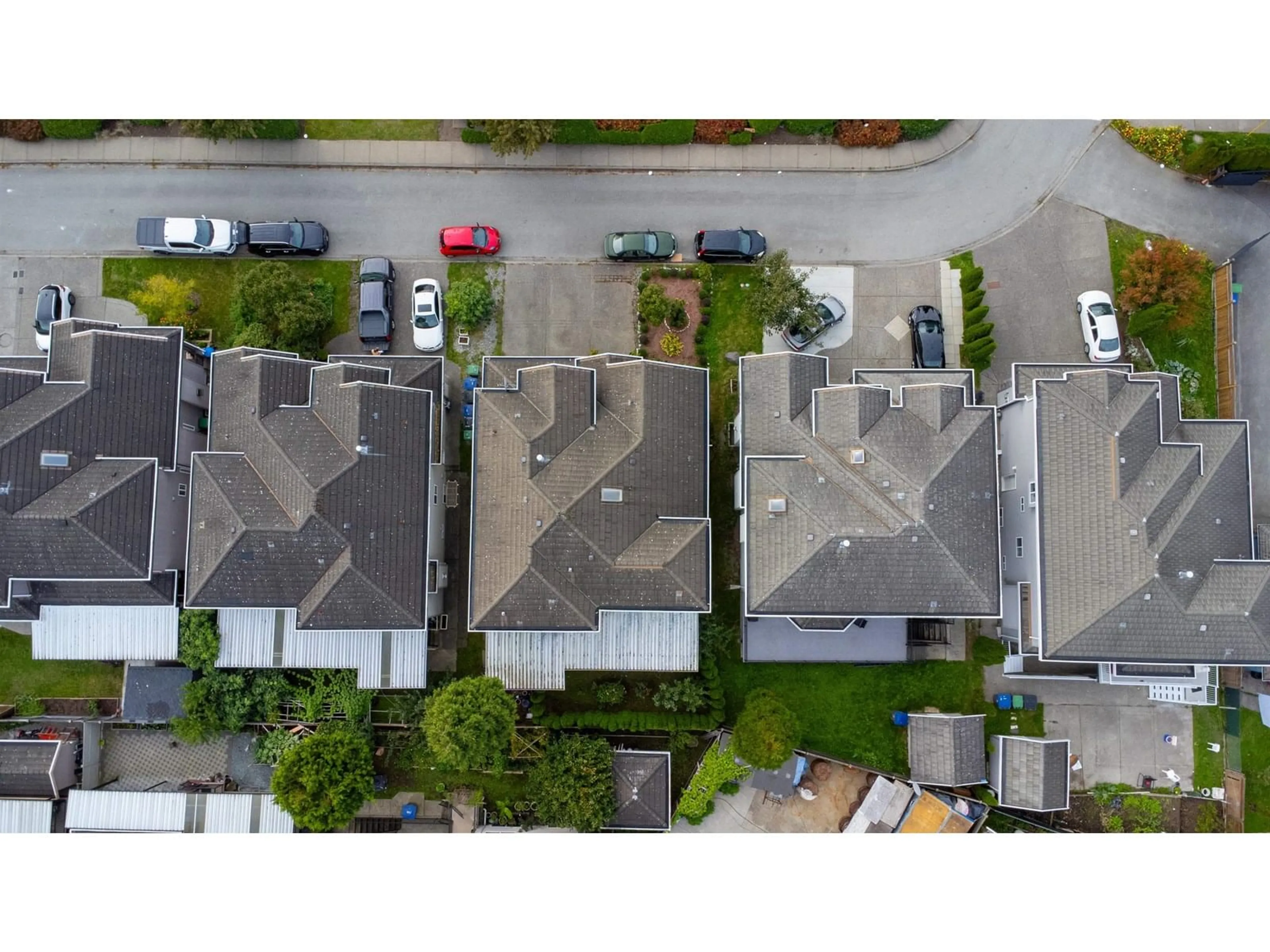A pic from outside/outdoor area/front of a property/back of a property/a pic from drone, street for 8358 144, Surrey British Columbia V3W5T5
