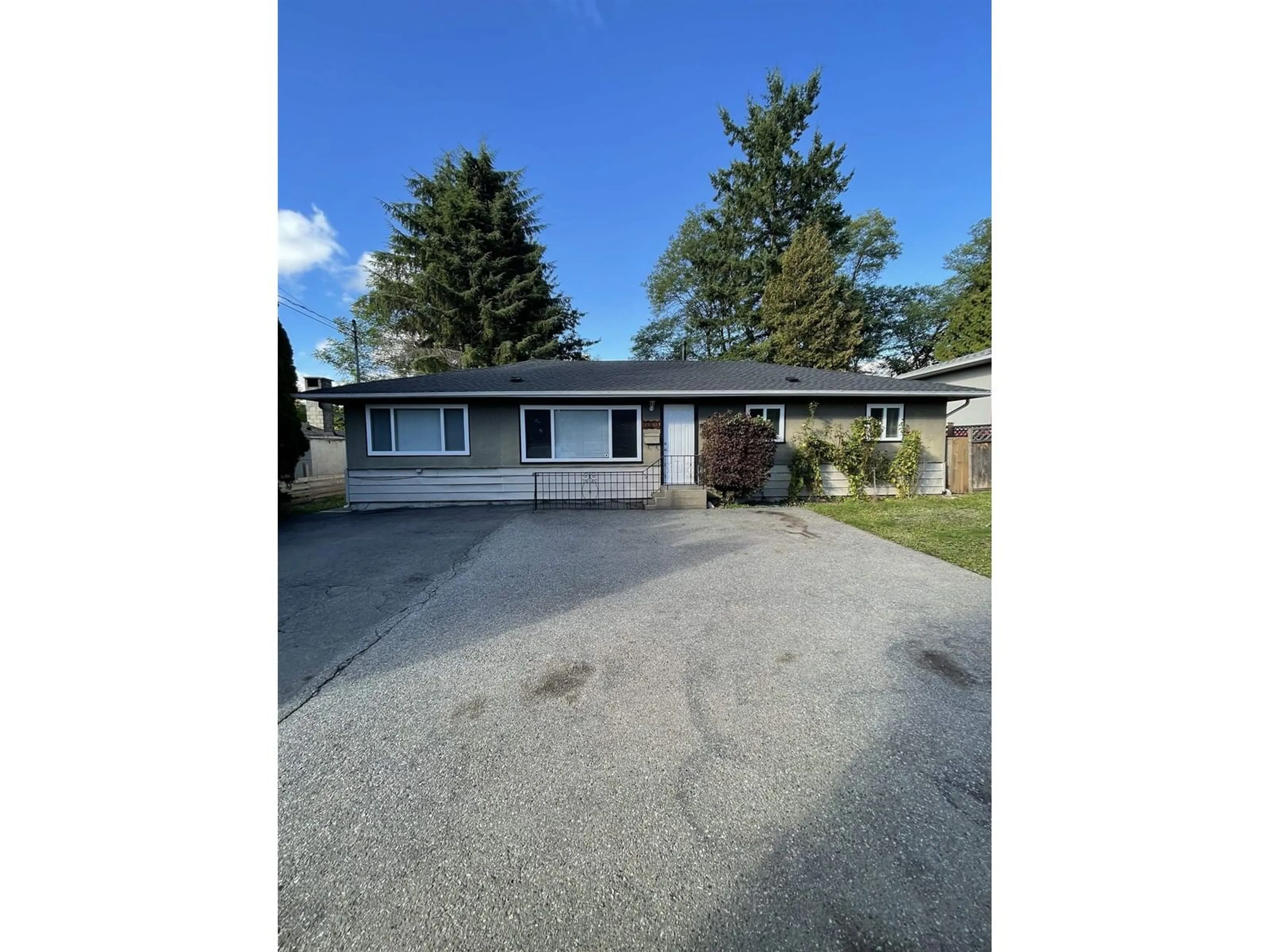 A pic from outside/outdoor area/front of a property/back of a property/a pic from drone, street for 15149 88, Surrey British Columbia V3S2S6