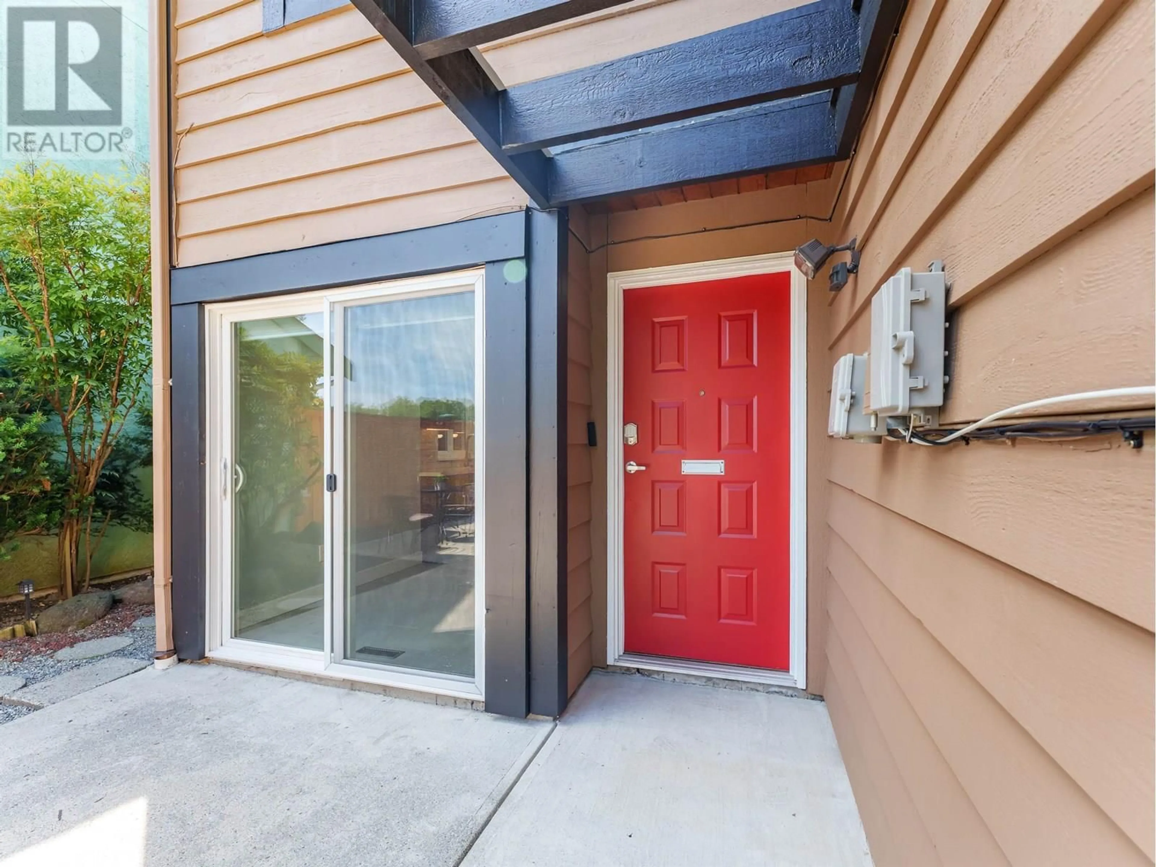 Indoor entryway for 6953 ARLINGTON STREET, Vancouver British Columbia V5S3P1