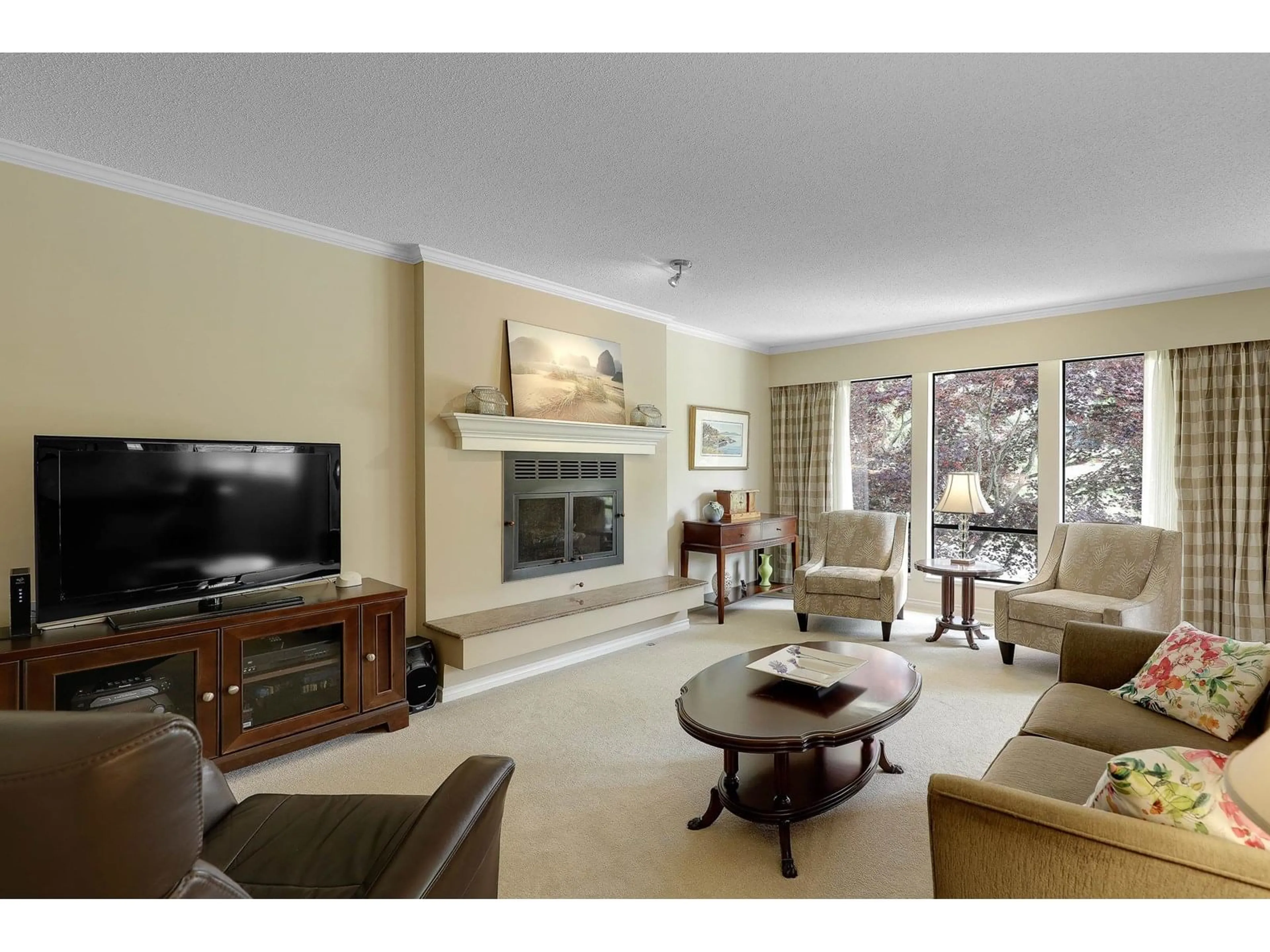Living room with furniture, unknown for 8469 153A, Surrey British Columbia V3S6J2
