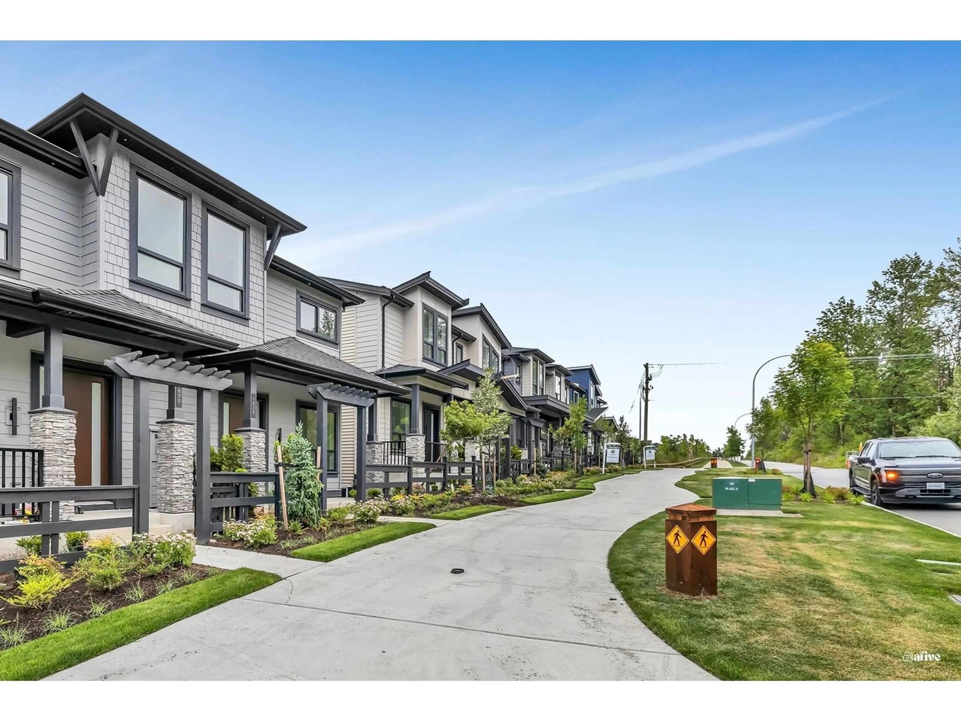 A pic from outside/outdoor area/front of a property/back of a property/a pic from drone, street for 7626 196, Langley British Columbia V2Y3V2