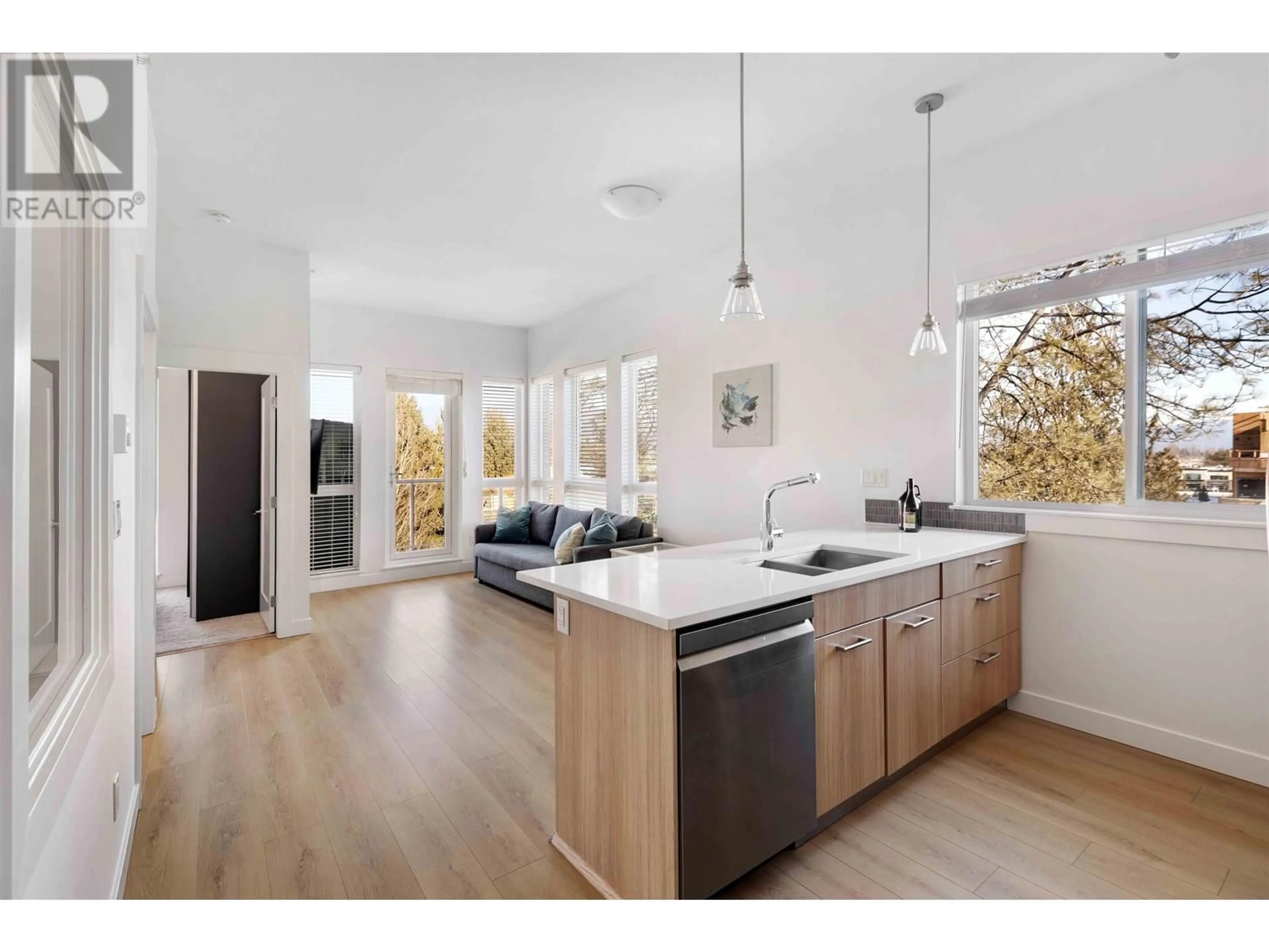 Open concept kitchen, wood/laminate floor for 505 - 2214 KELLY AVENUE, Port Coquitlam British Columbia V3C0E5