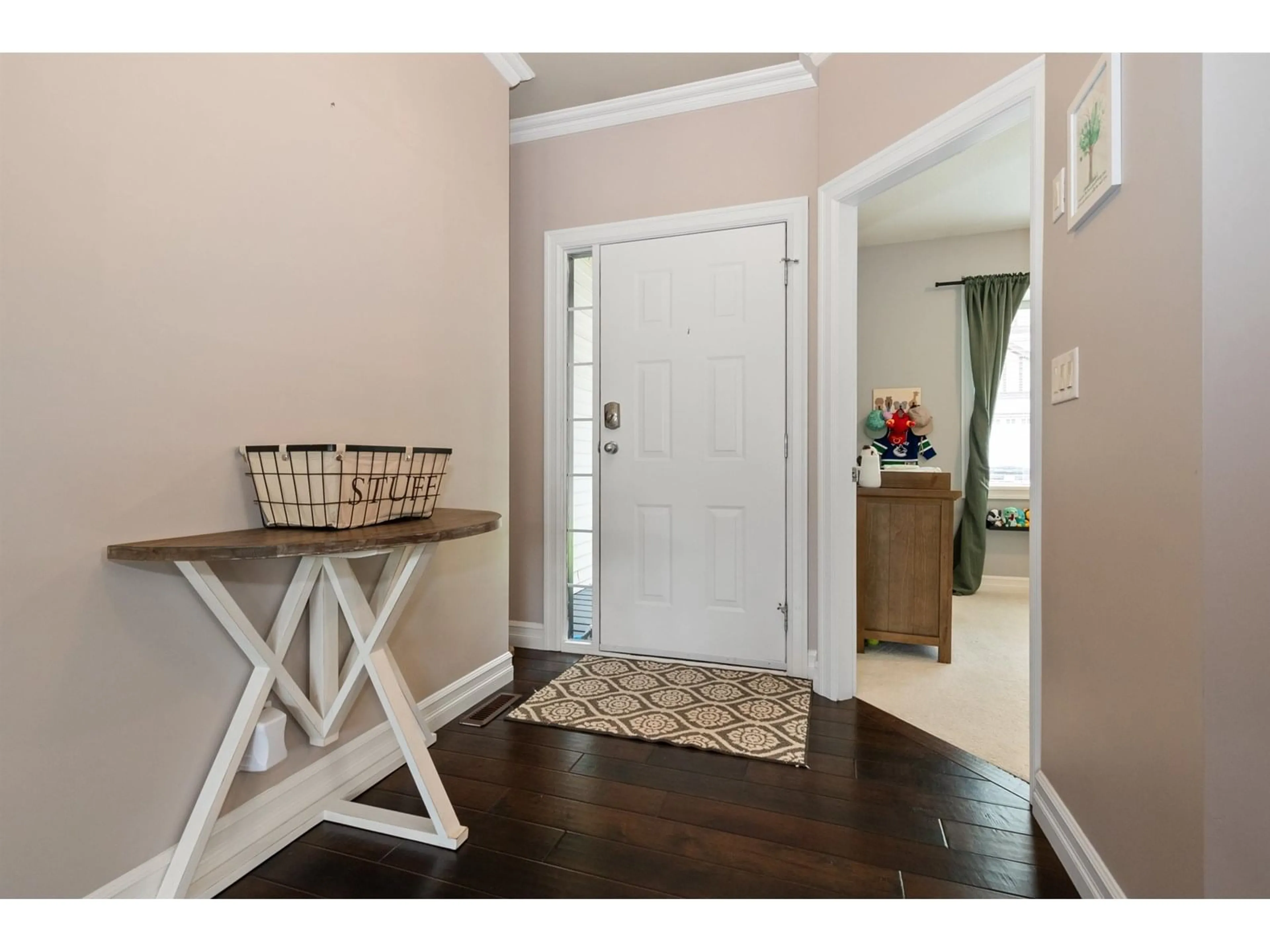 Indoor entryway for 24 - 45957 SHERWOOD DRIVE, Chilliwack British Columbia V2R5Y2