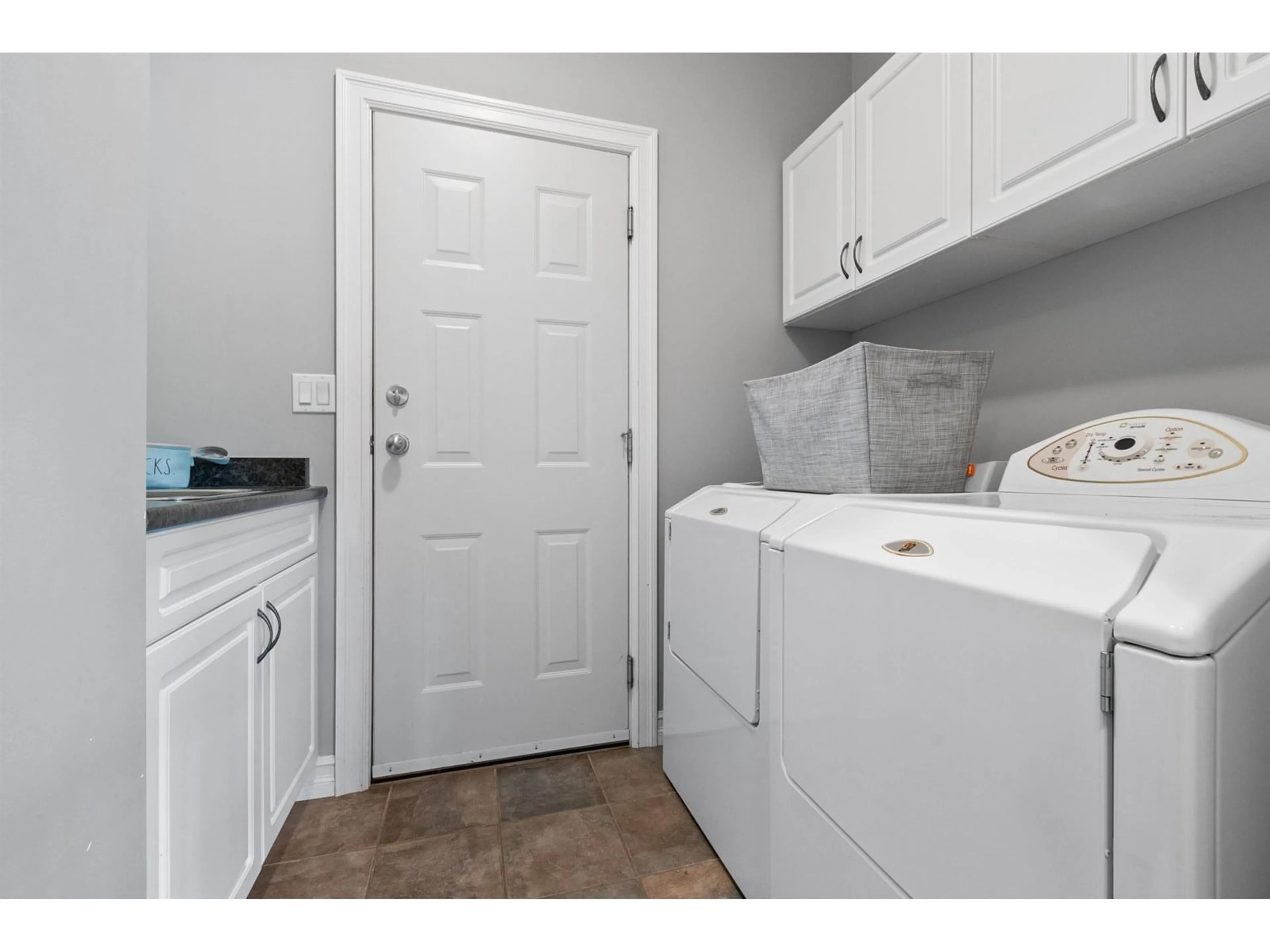 Laundry room for 24 - 45957 SHERWOOD DRIVE, Chilliwack British Columbia V2R5Y2