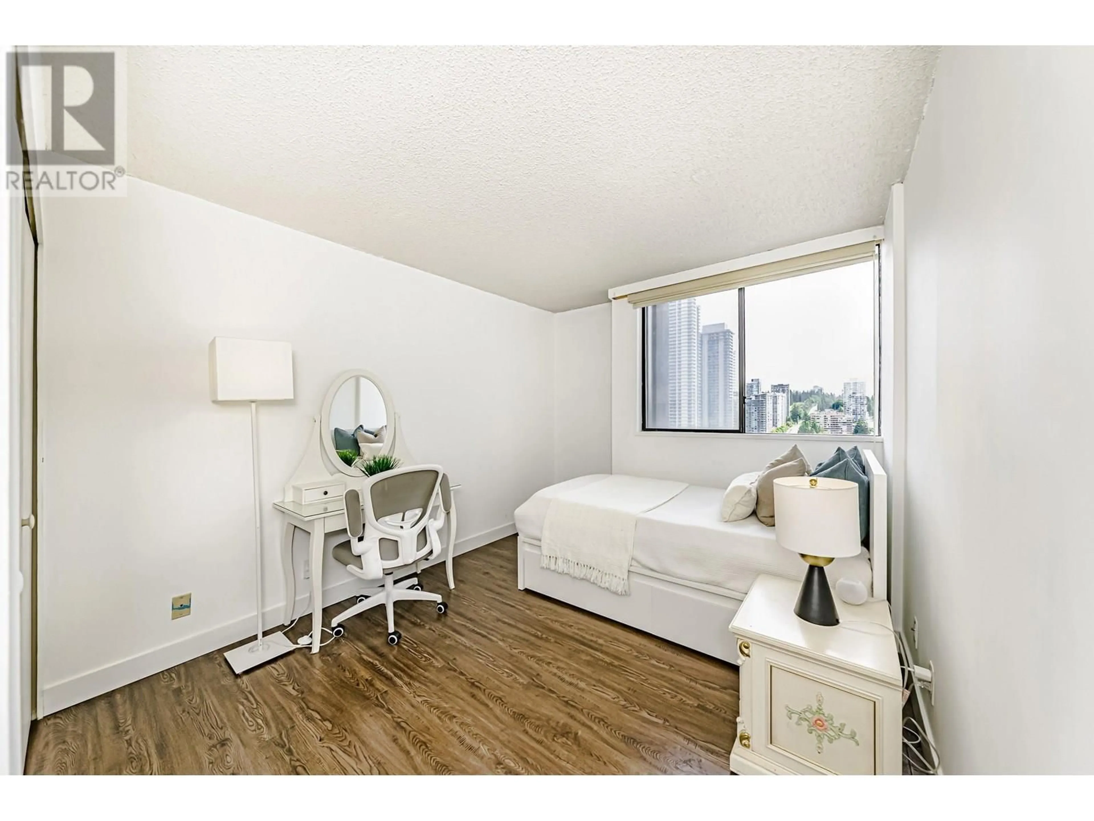 A pic of a room for 2403 - 9521 CARDSTON, Burnaby British Columbia V3N4R8