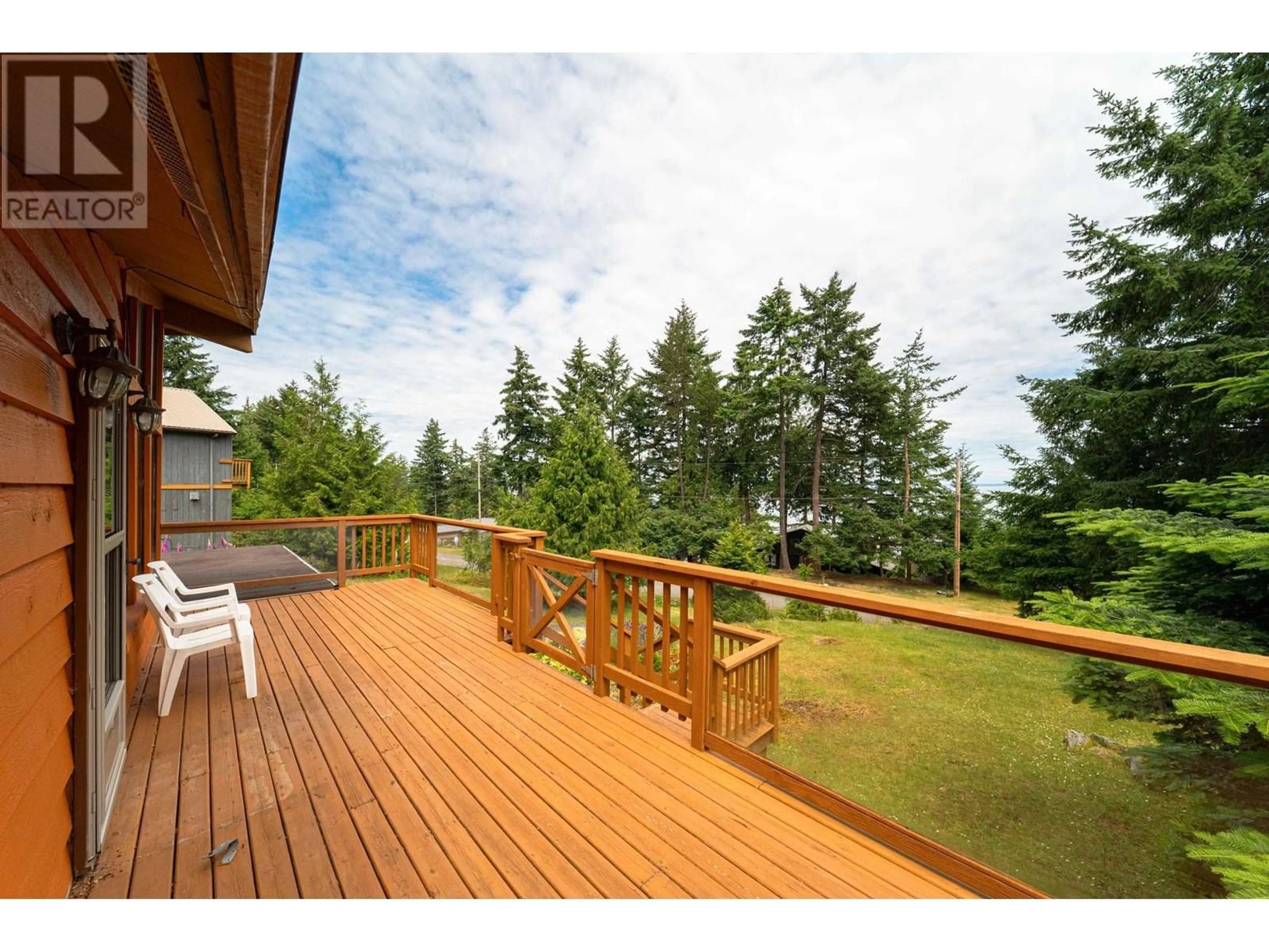Patio, water/lake/river/ocean view for 556 BAYVIEW DRIVE, Mayne Island British Columbia V0N2J1