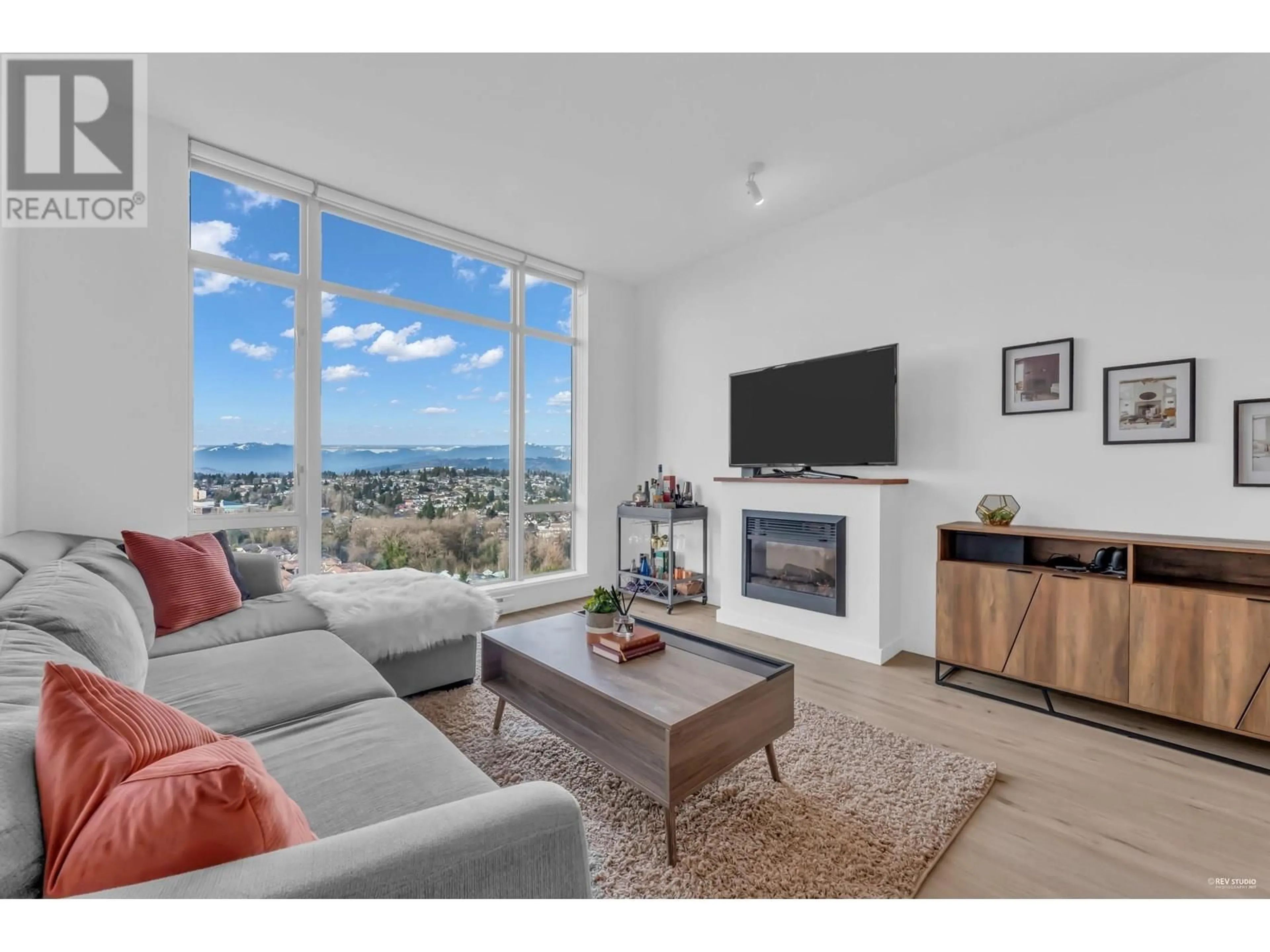 Living room with furniture, unknown for 2706 - 280 ROSS DRIVE, New Westminster British Columbia V3L0C2