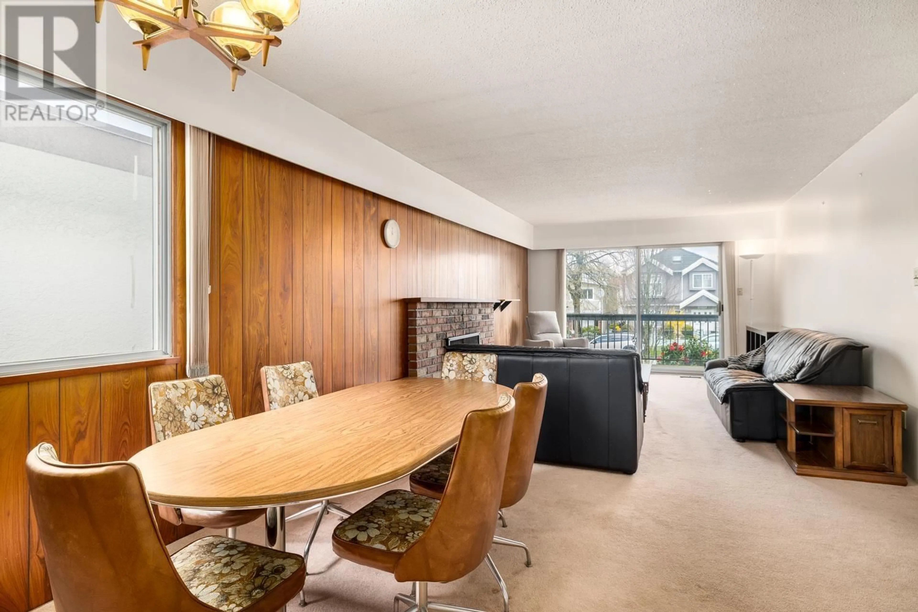 Dining room, wood/laminate floor for 2270 54TH AVENUE, Vancouver British Columbia V5P1Y7