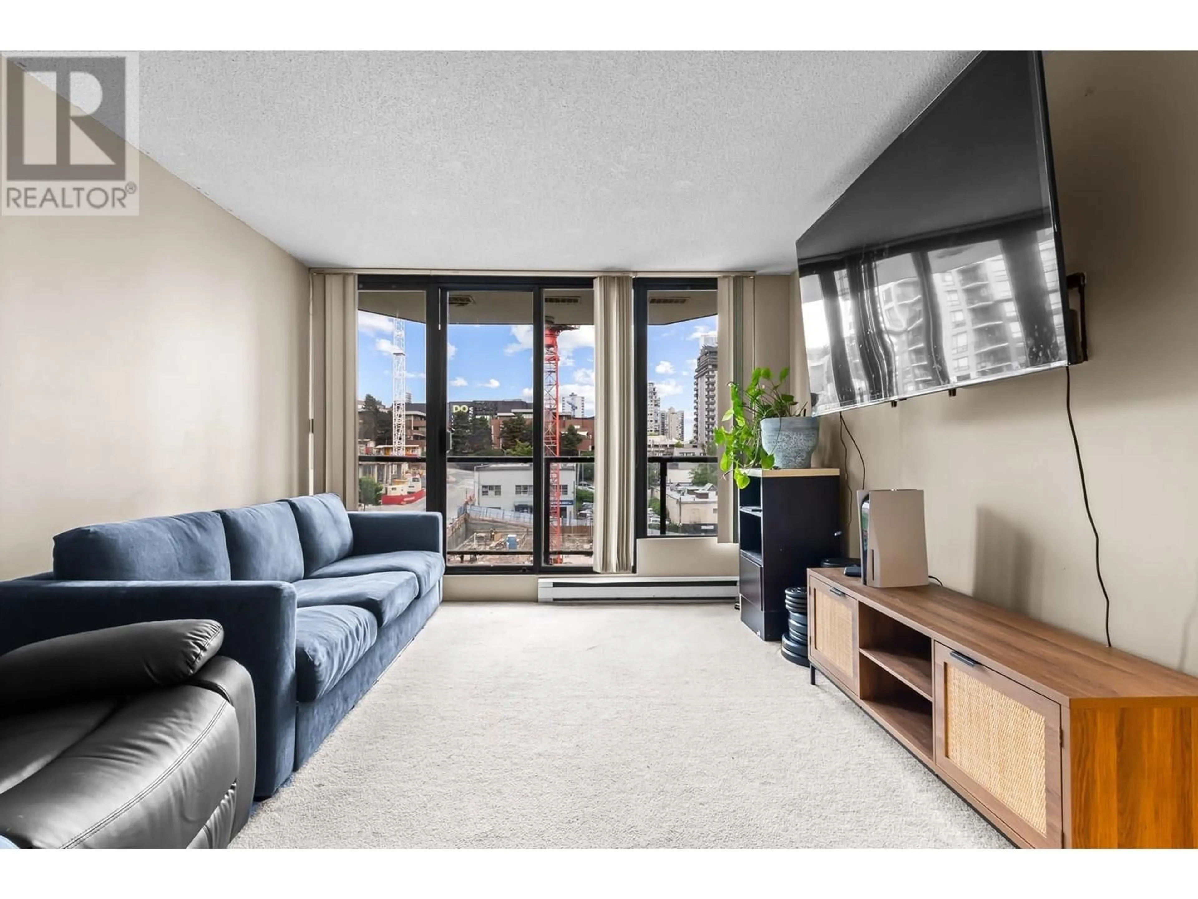 Living room with furniture, unknown for 804 - 838 AGNES STREET, New Westminster British Columbia V3M6R3