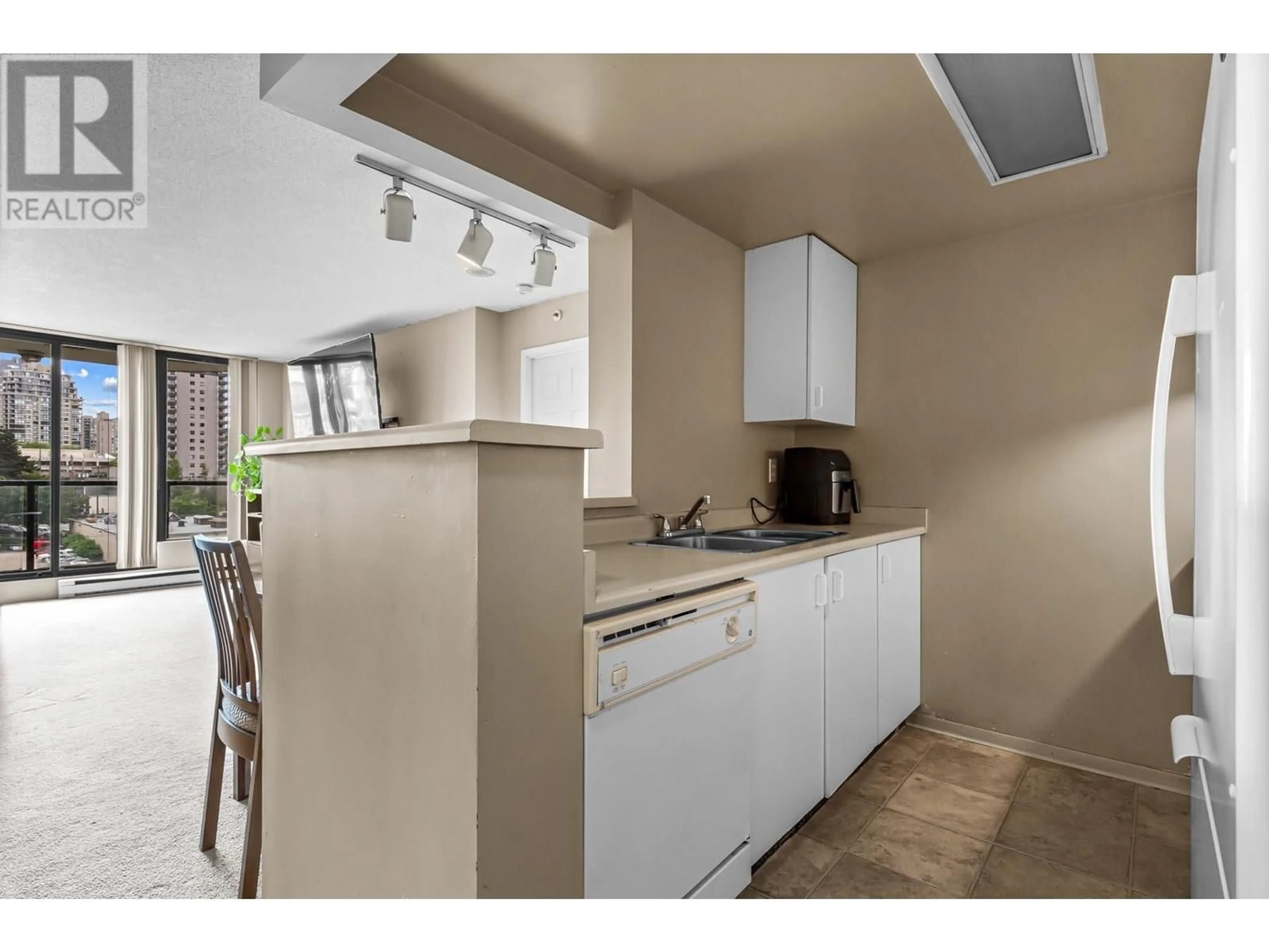 Standard kitchen, unknown for 804 - 838 AGNES STREET, New Westminster British Columbia V3M6R3