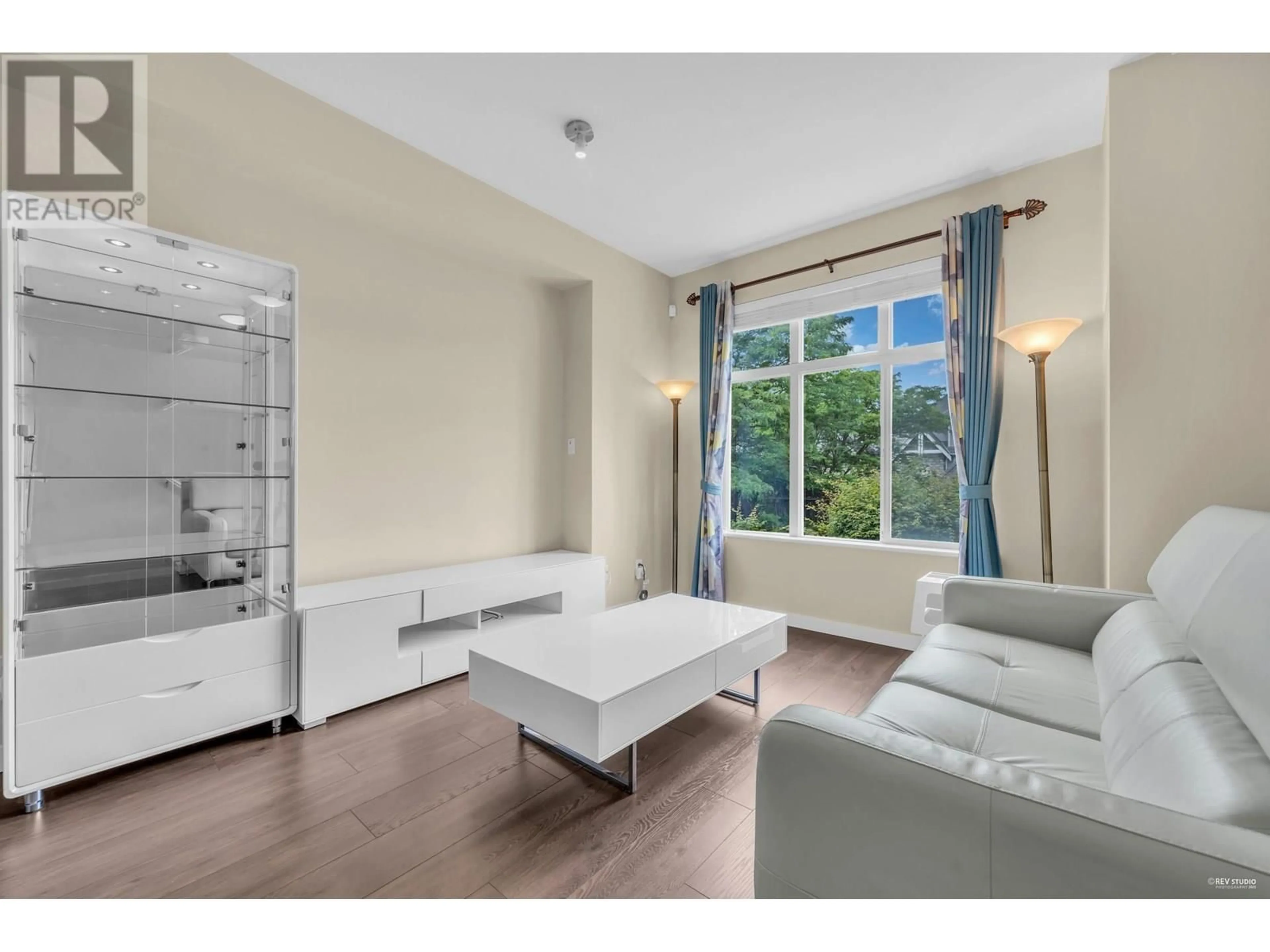 Living room with furniture, unknown for 66 - 9800 ODLIN ROAD, Richmond British Columbia V6X0C2