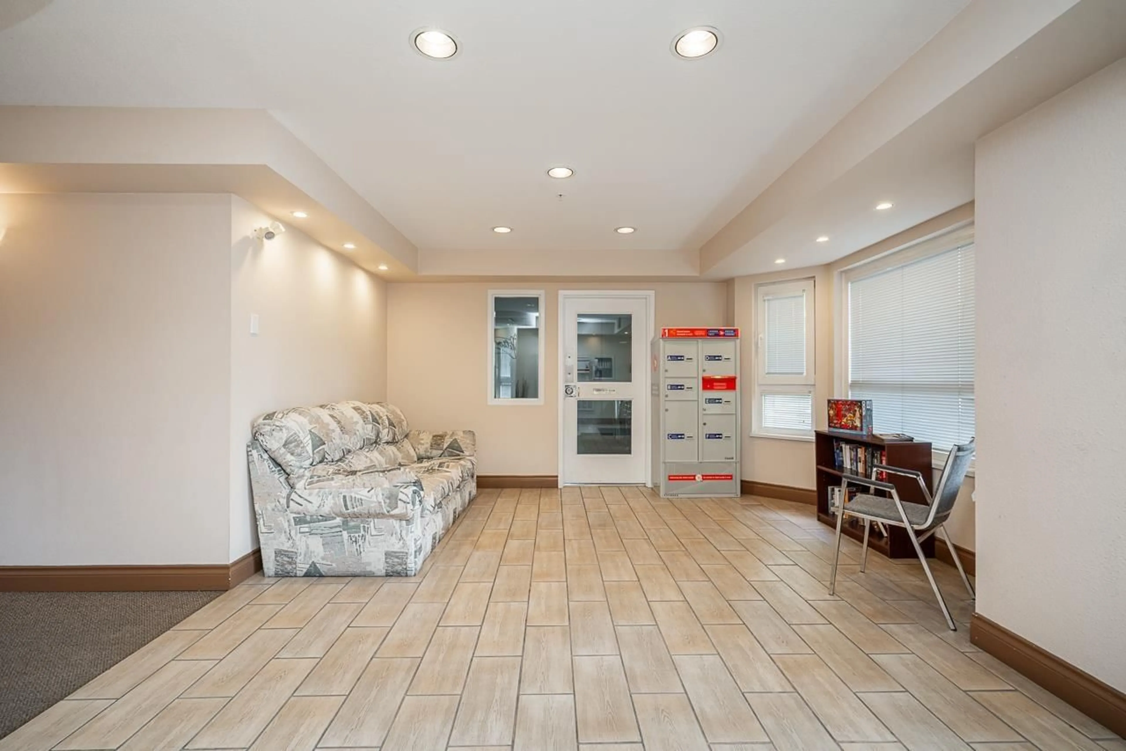 Indoor foyer for 110 - 5977 177B, Surrey British Columbia V3S4J7