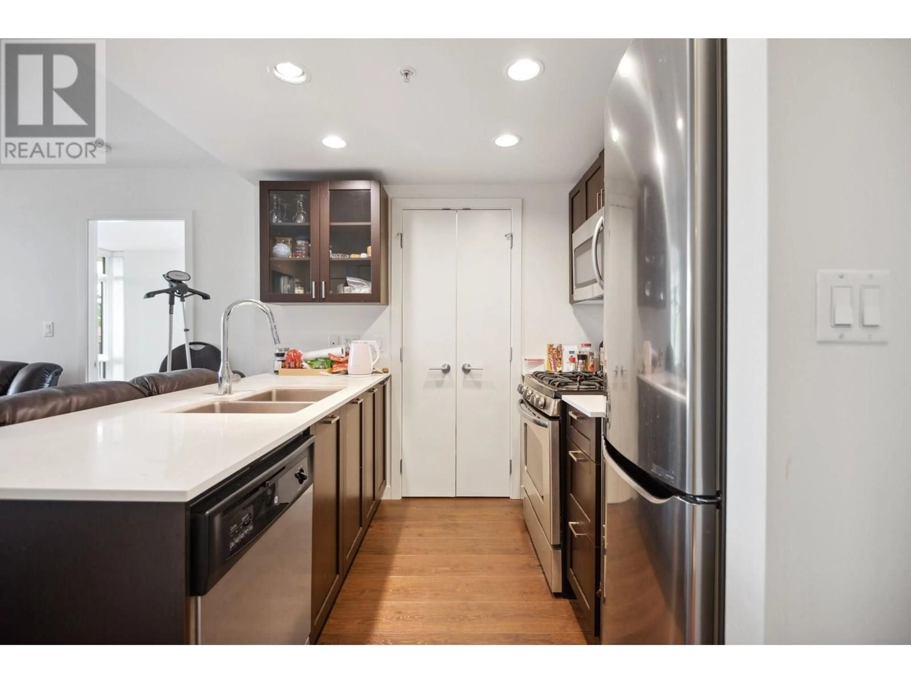 Standard kitchen, unknown for 302 - 4818 ELDORADO MEWS, Vancouver British Columbia V5R0B3