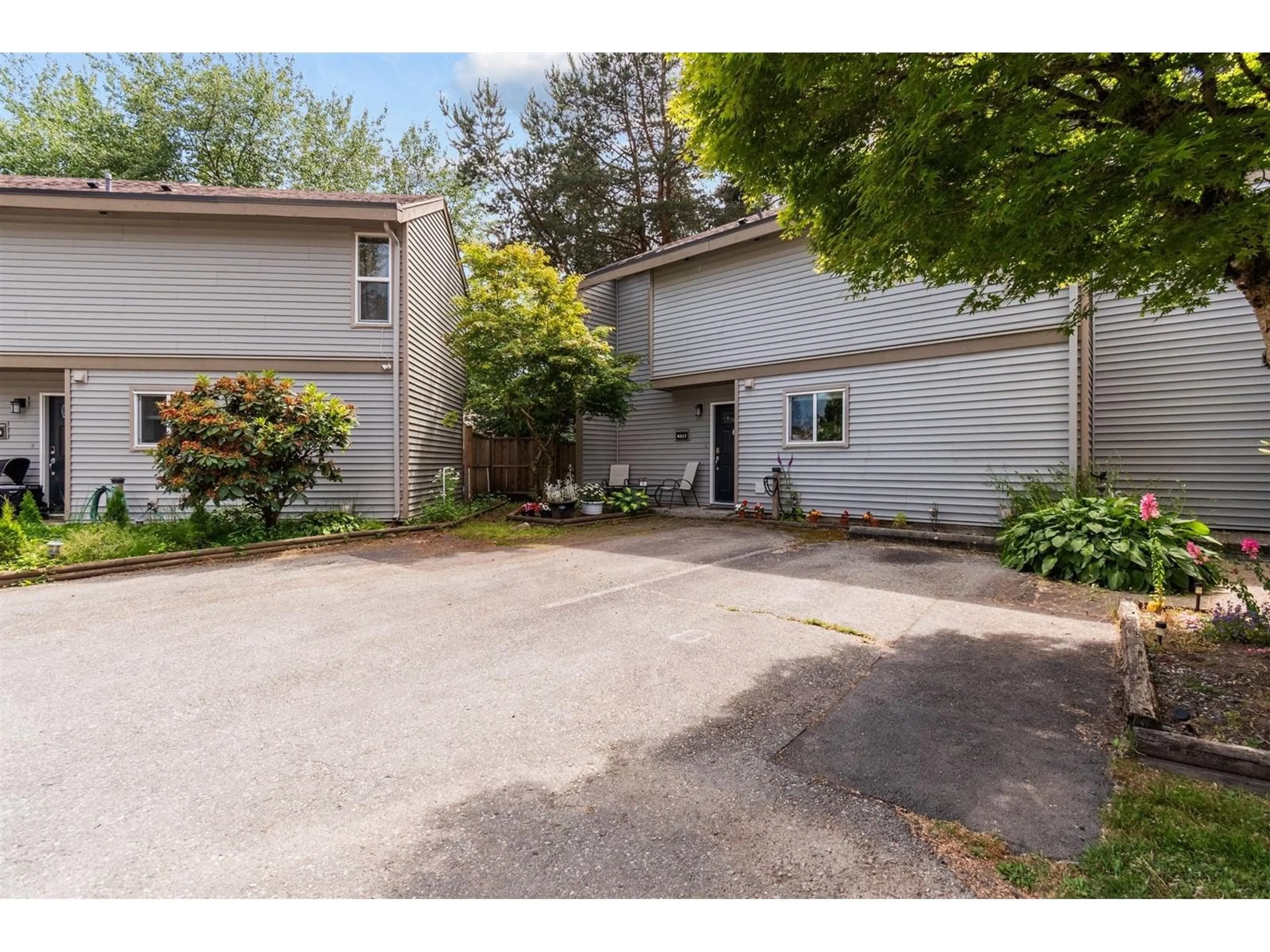 Unknown for 6217 GREENSIDE EAST, Surrey British Columbia V3S5M8