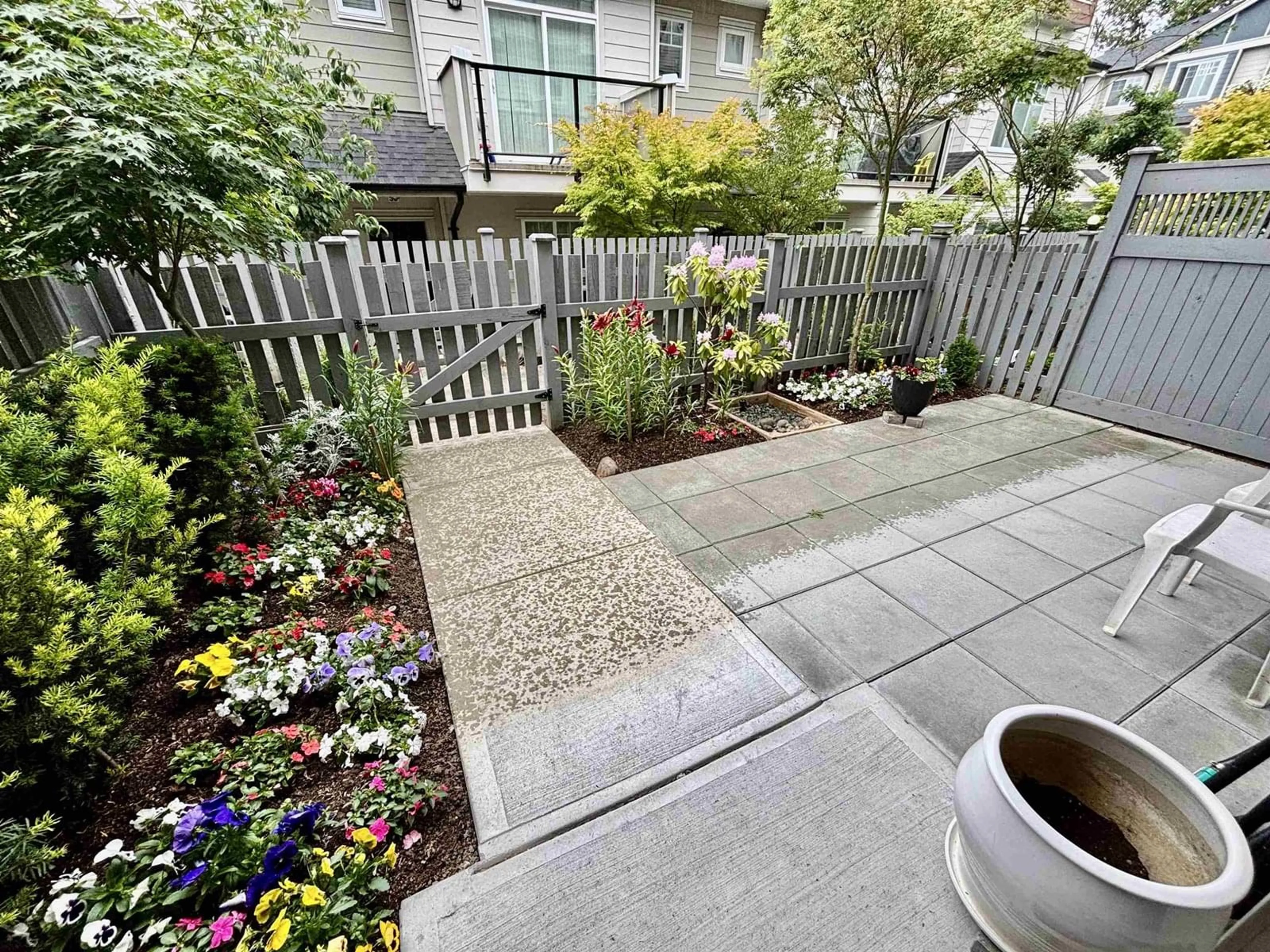 Patio, street for 43 - 13898 64, Surrey British Columbia V3W1L6