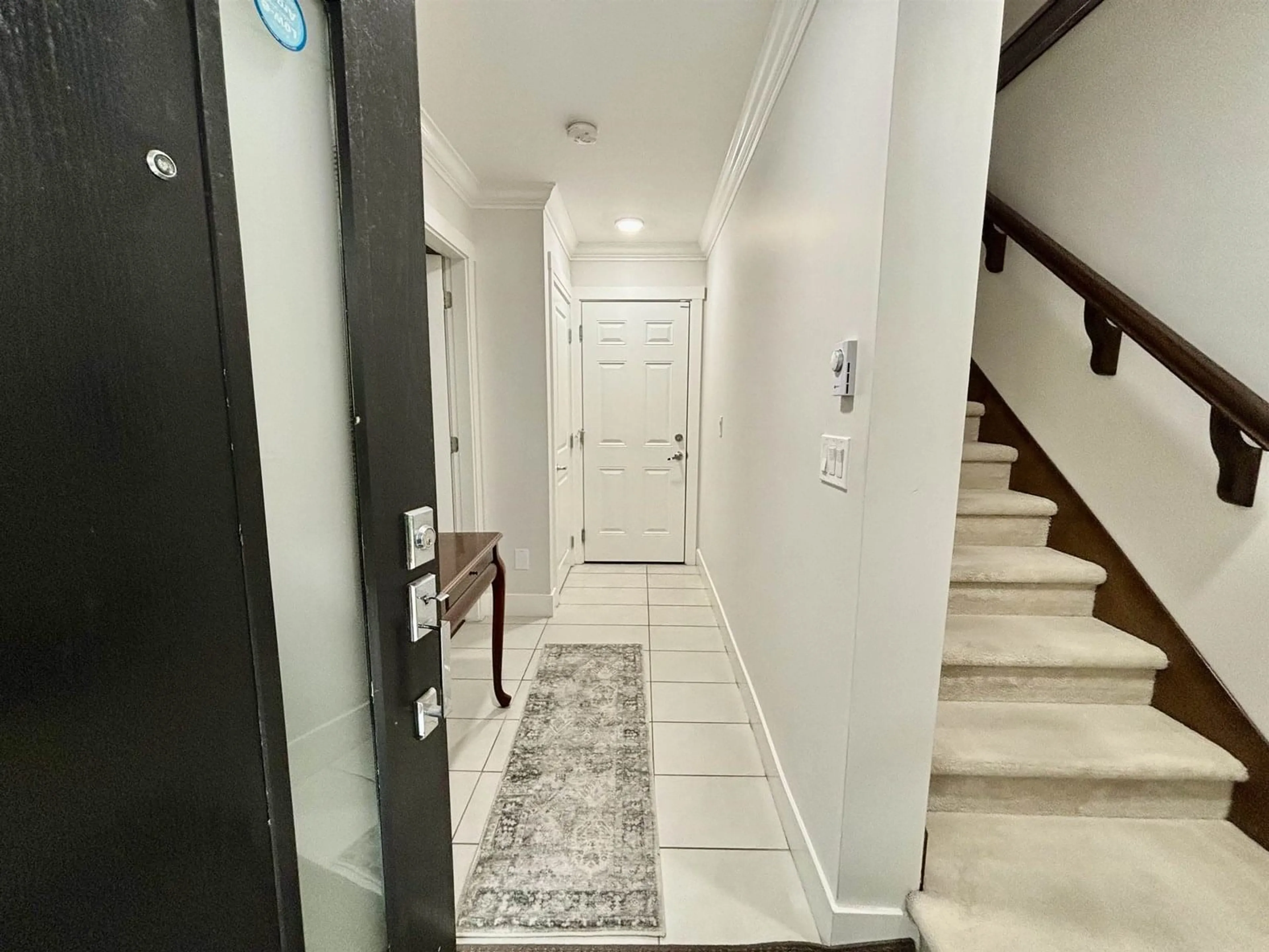 Indoor entryway for 43 - 13898 64, Surrey British Columbia V3W1L6
