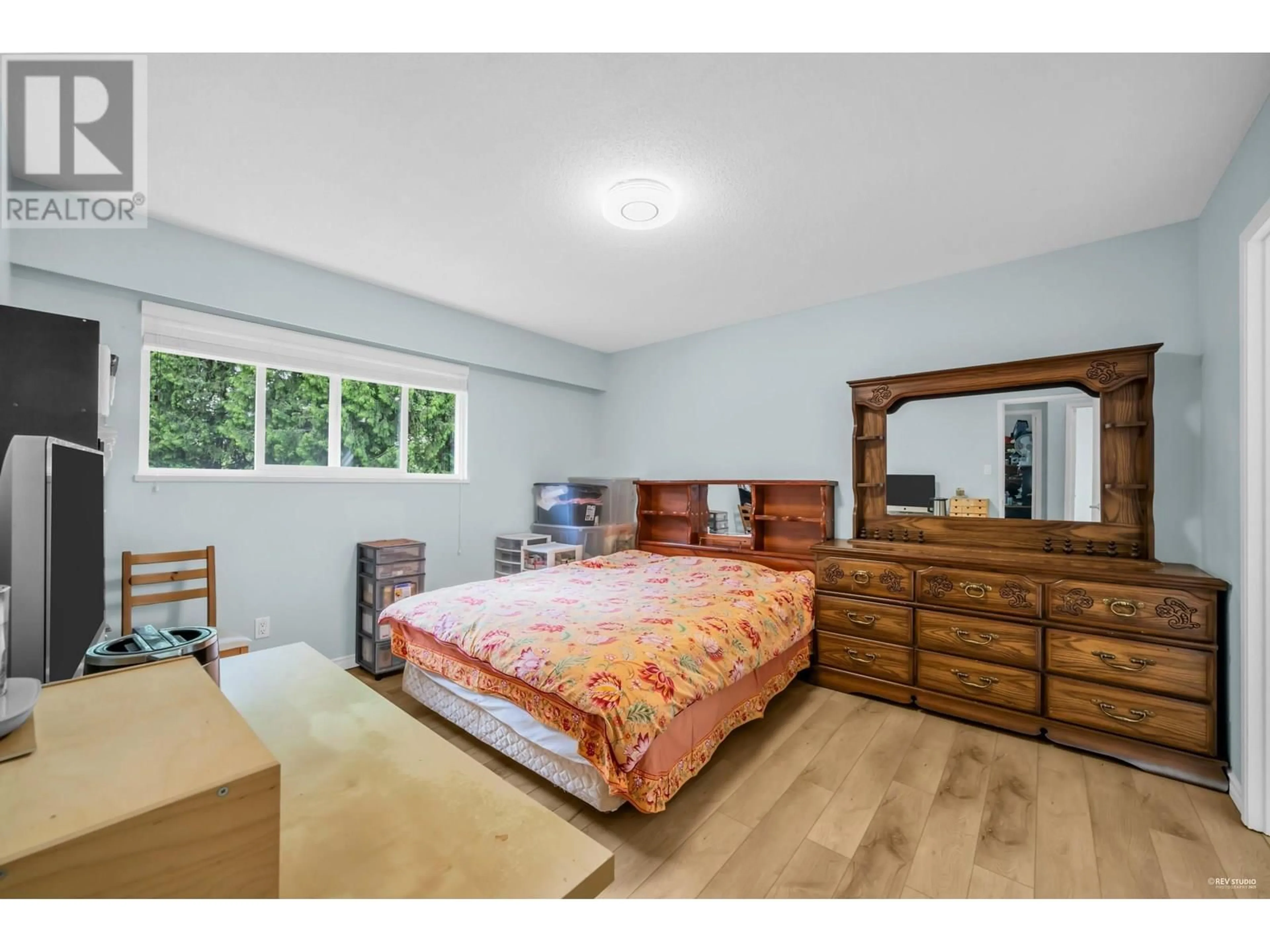 Bedroom with bed, wood/laminate floor for 4631 DALLYN ROAD, Richmond British Columbia V6X2Y3