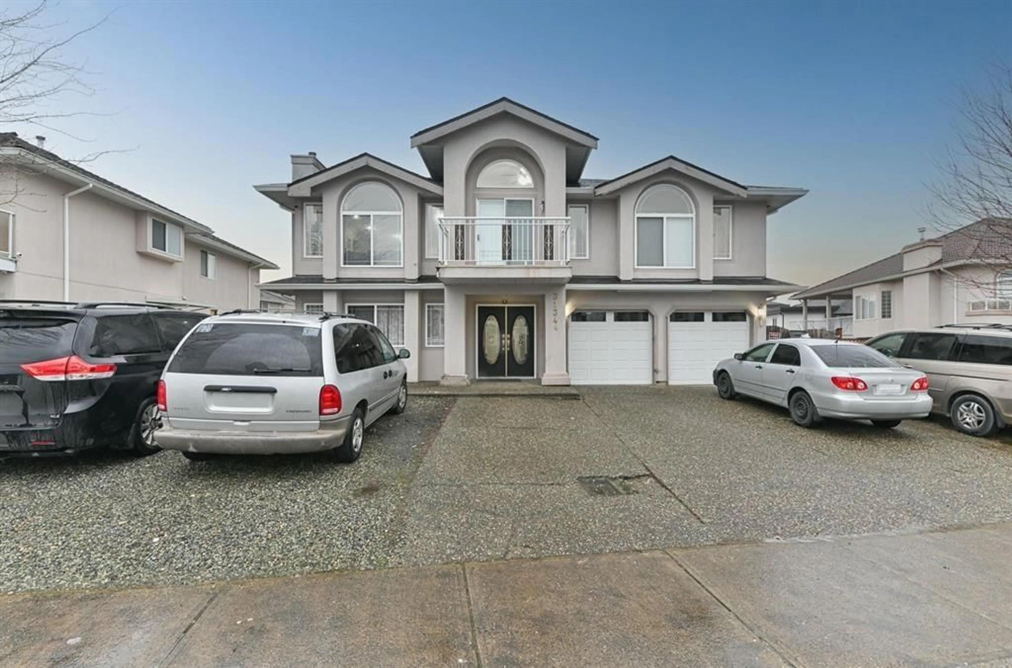 Home with vinyl exterior material, street for 31344 RIDGEVIEW, Abbotsford British Columbia V2T6B3