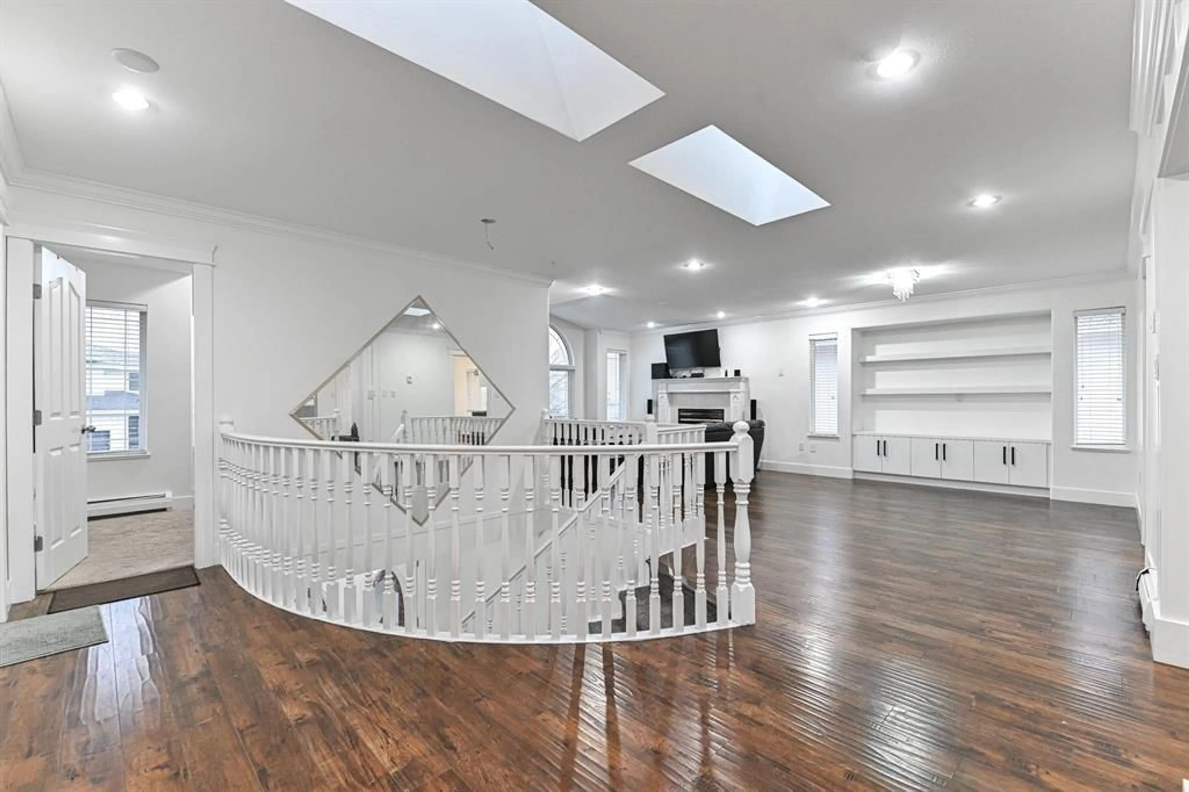 Indoor foyer for 31344 RIDGEVIEW, Abbotsford British Columbia V2T6B3