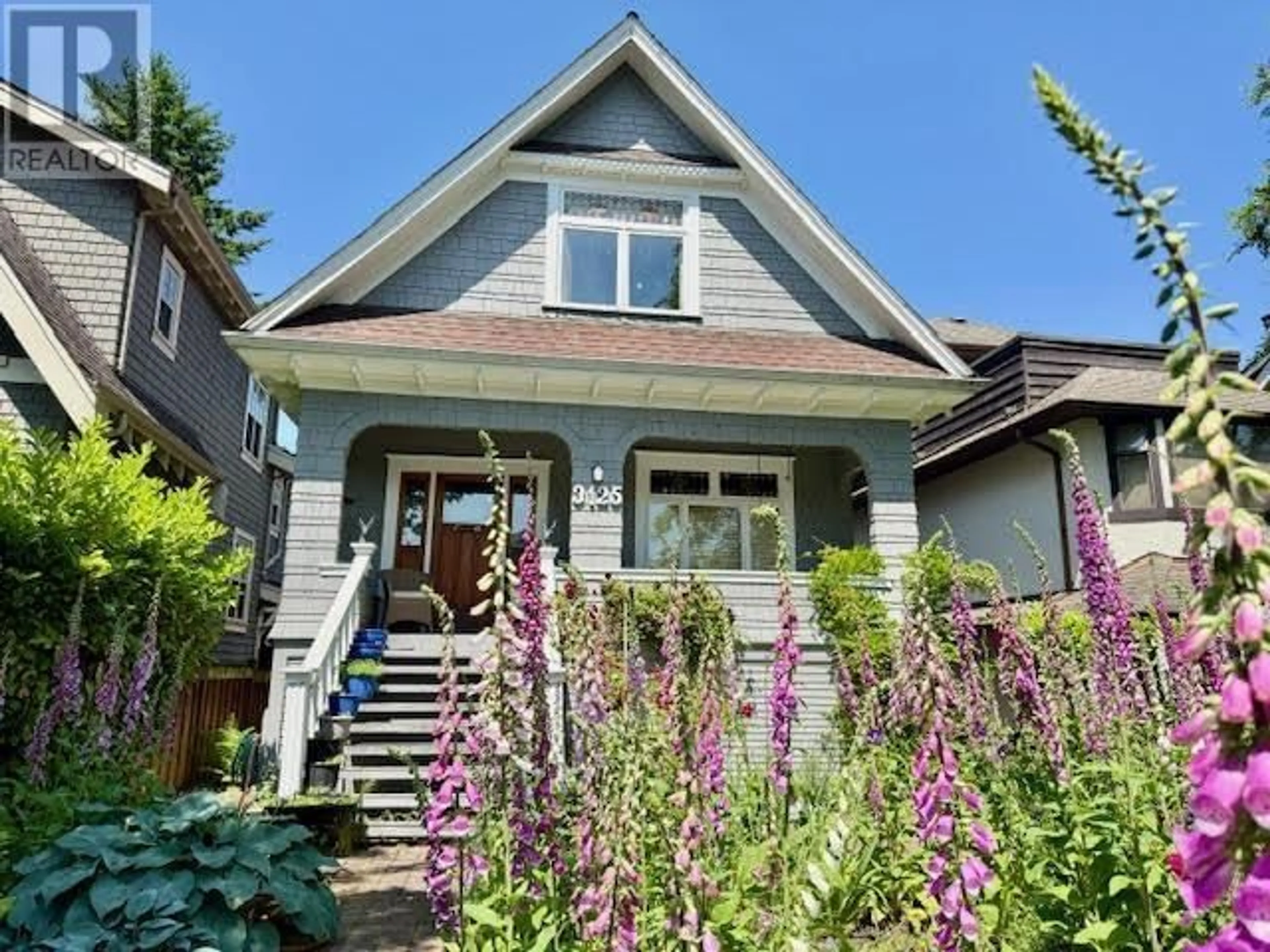 Home with vinyl exterior material, street for 3125 3RD AVENUE, Vancouver British Columbia V6K1N2
