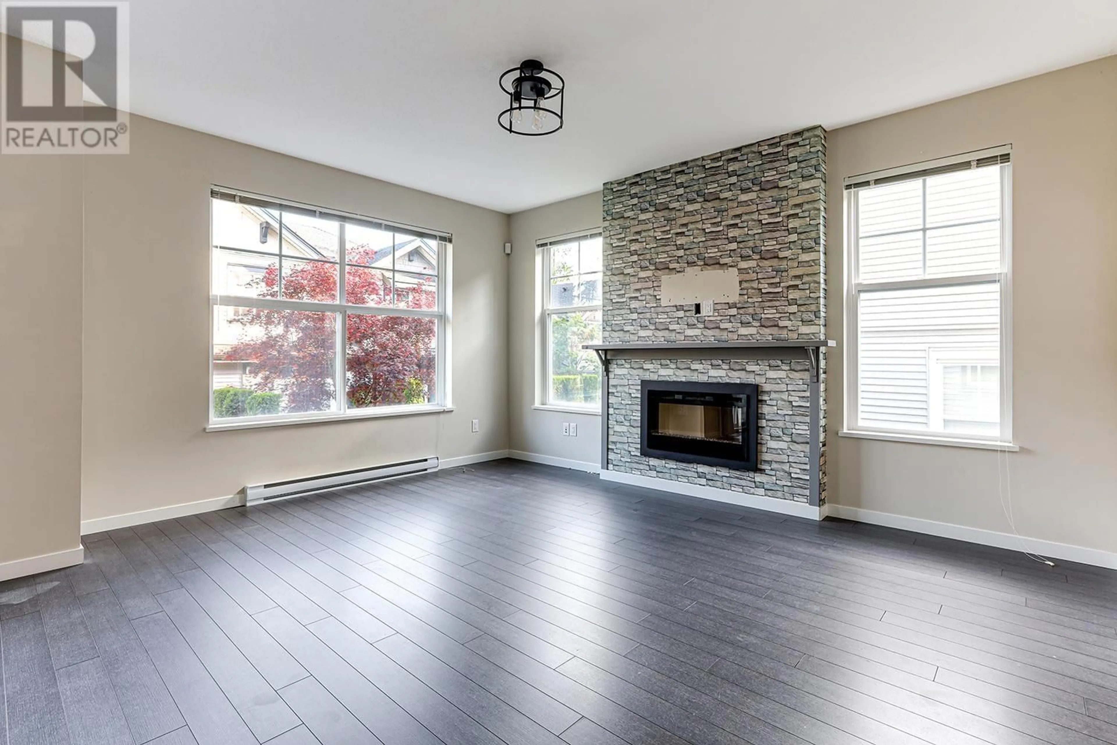 Living room with furniture, unknown for 27 - 3470 HIGHLAND DRIVE, Coquitlam British Columbia V3E0M1