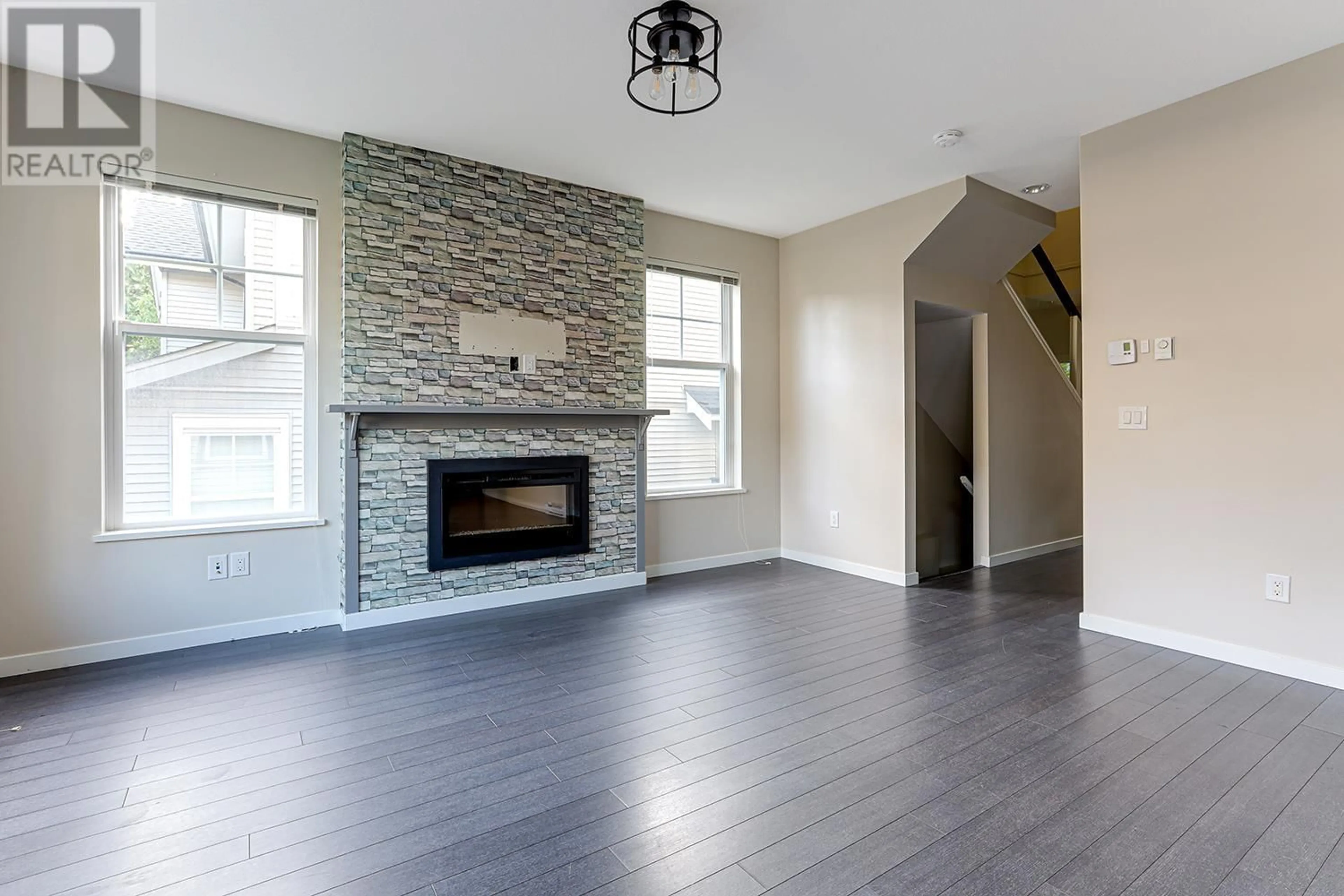 Living room with furniture, unknown for 27 - 3470 HIGHLAND DRIVE, Coquitlam British Columbia V3E0M1
