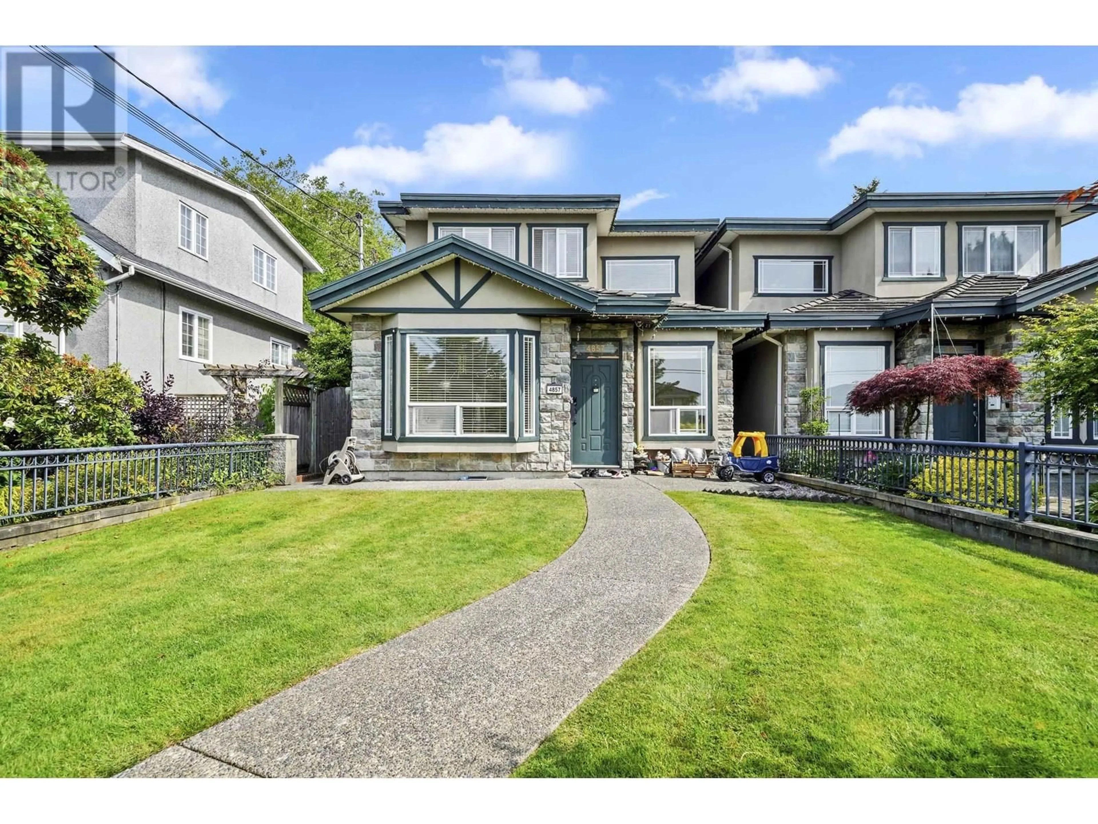 Home with vinyl exterior material, street for 4857 VICTORY STREET, Burnaby British Columbia V5J1S5