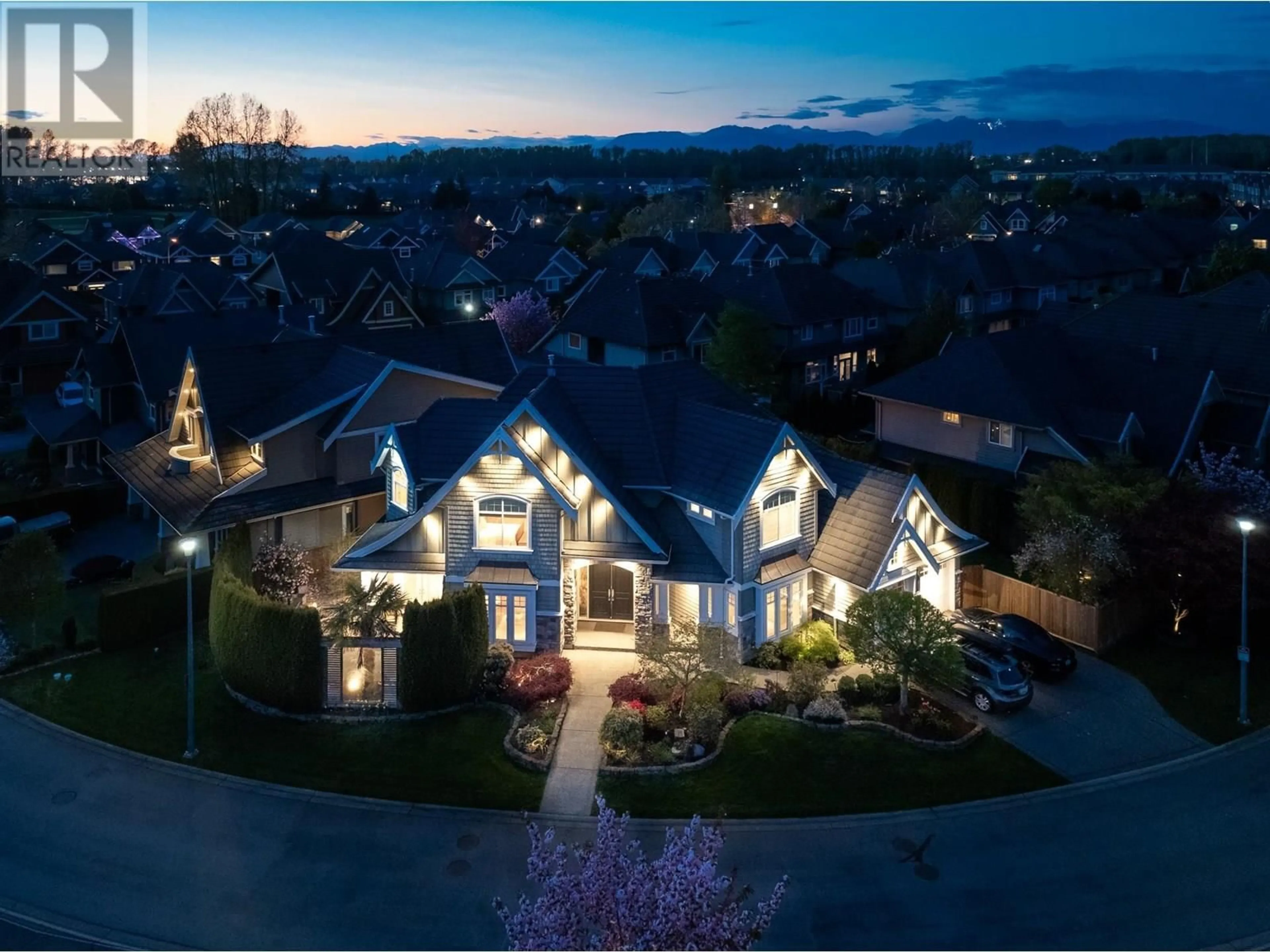 A pic from outside/outdoor area/front of a property/back of a property/a pic from drone, mountain view for 5819 COVE REACH ROAD, Delta British Columbia V4K5G9