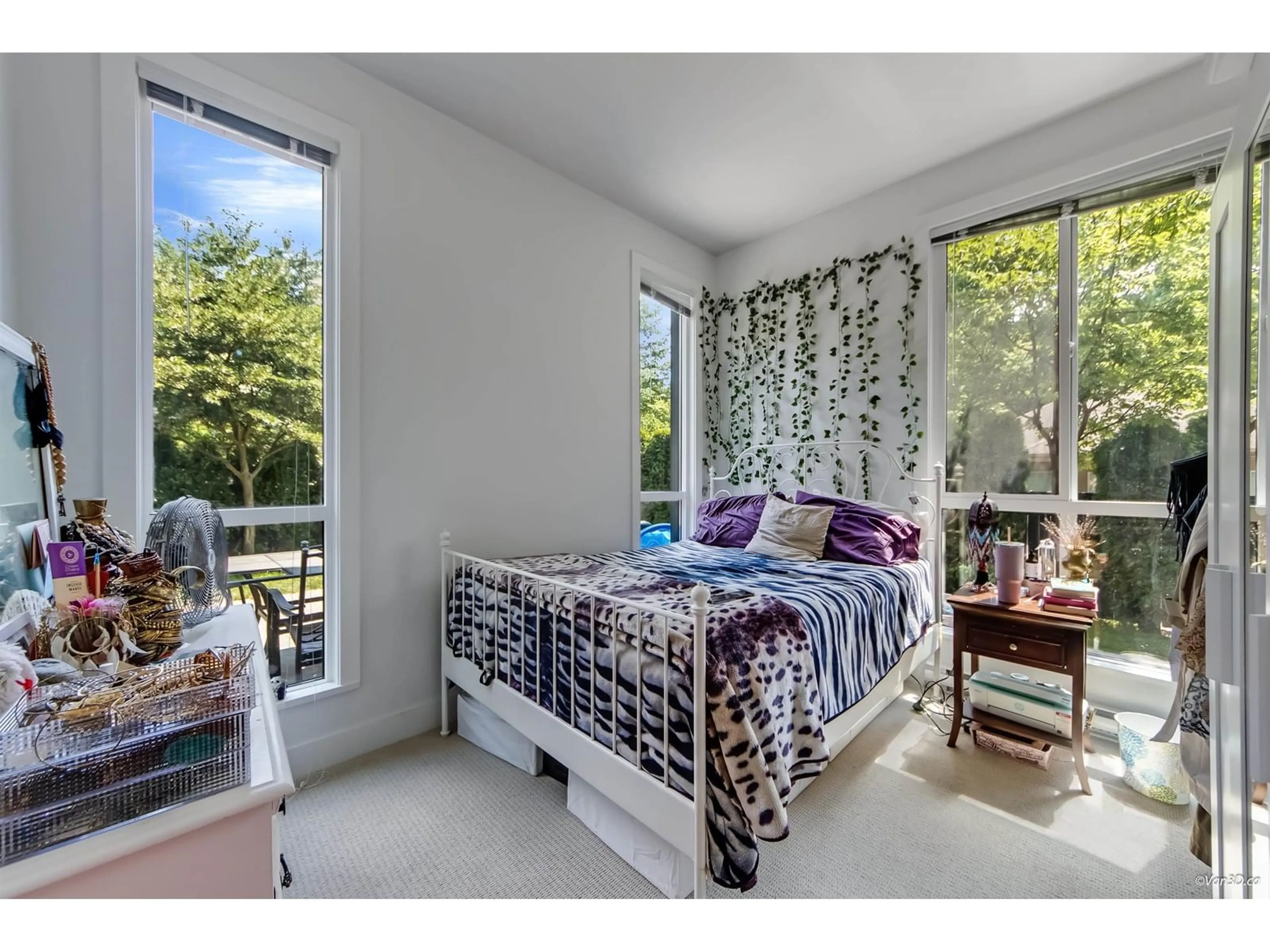 Bedroom with bed, unknown for 125 - 14968 101A, Surrey British Columbia V3R0E8