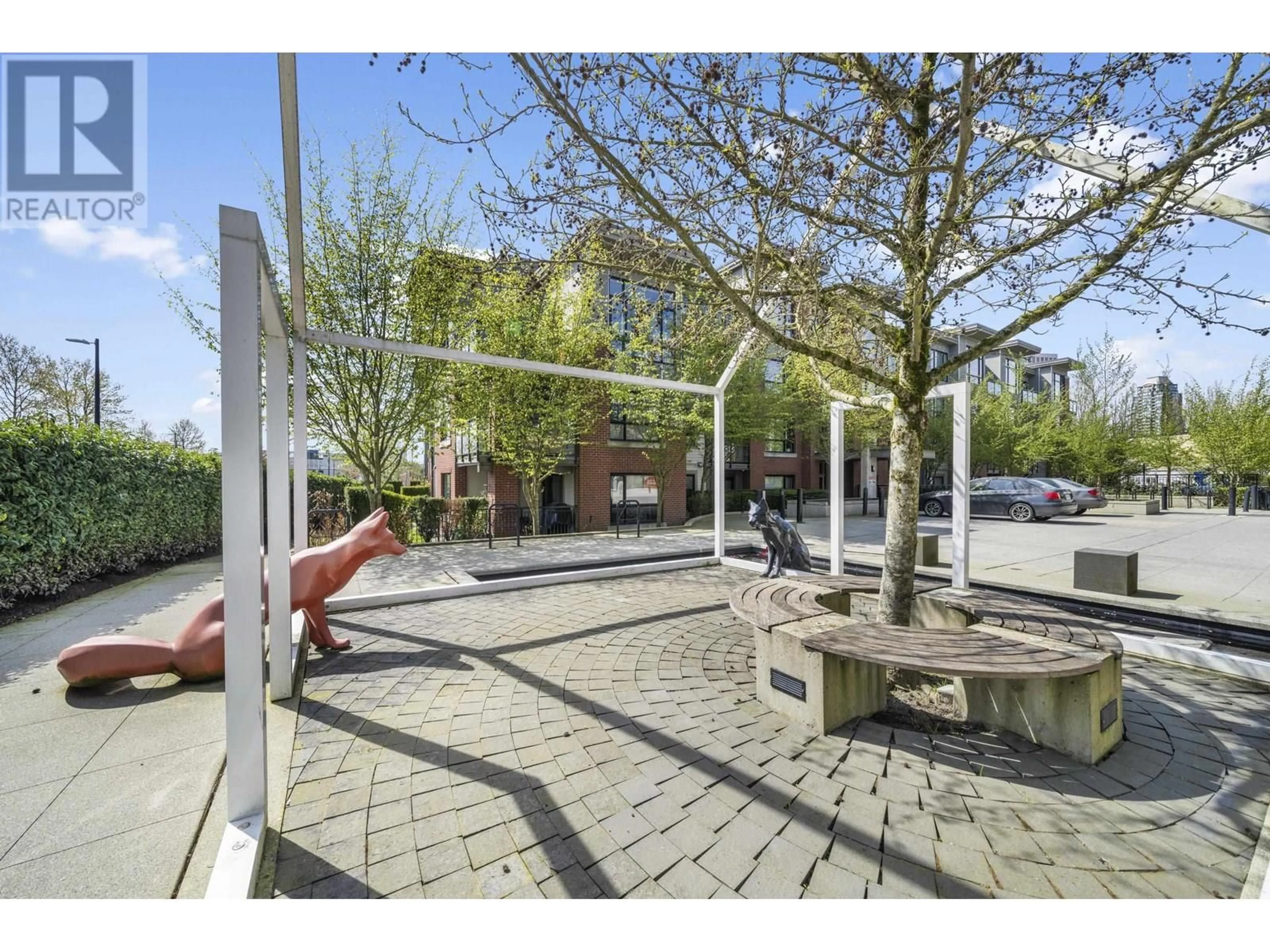 Patio, street for 405 - 7058 14TH AVENUE, Burnaby British Columbia V3N0E6