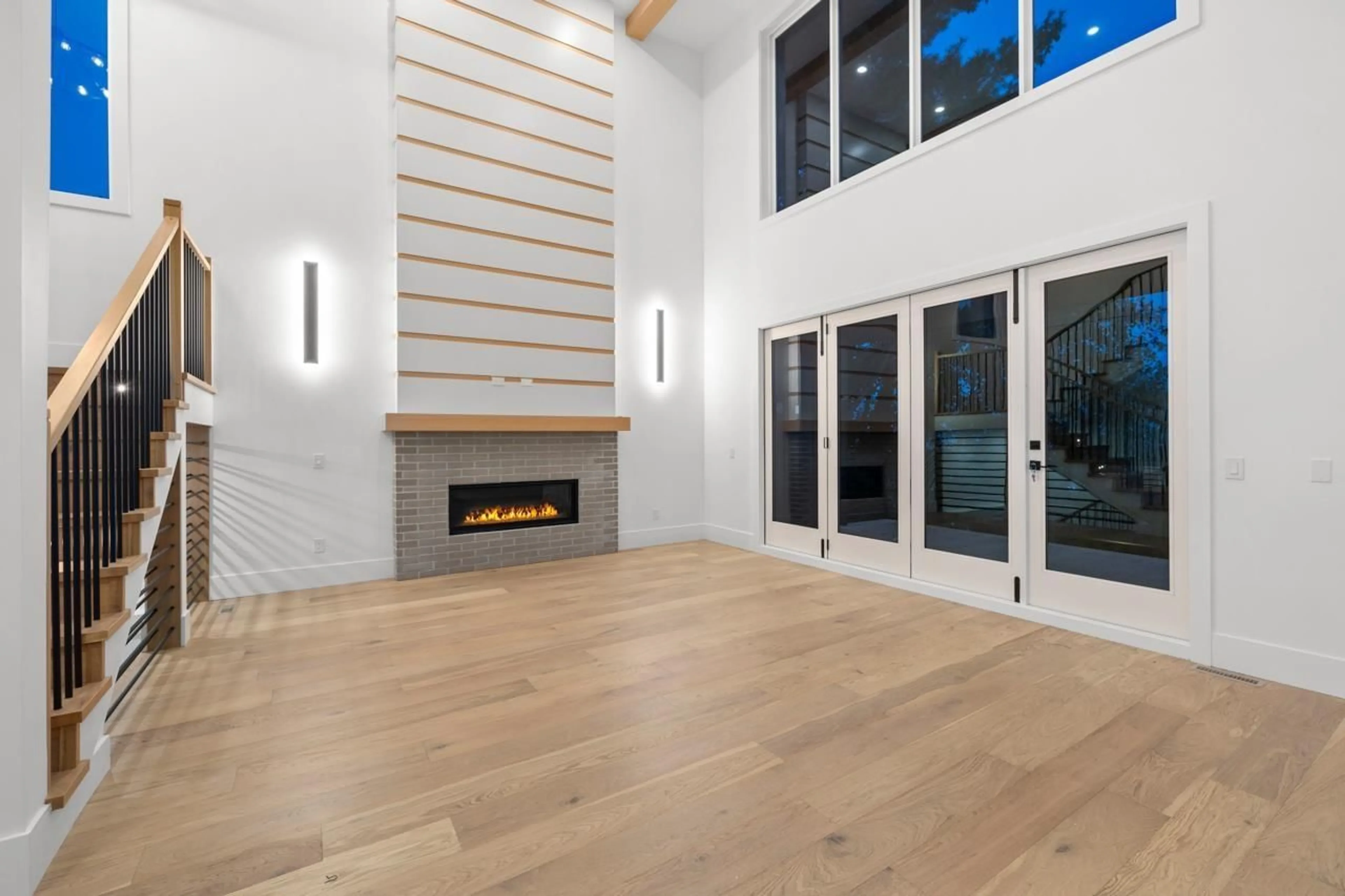 Indoor foyer for 36074 SOUTHRIDGE, Abbotsford British Columbia V3G1E2
