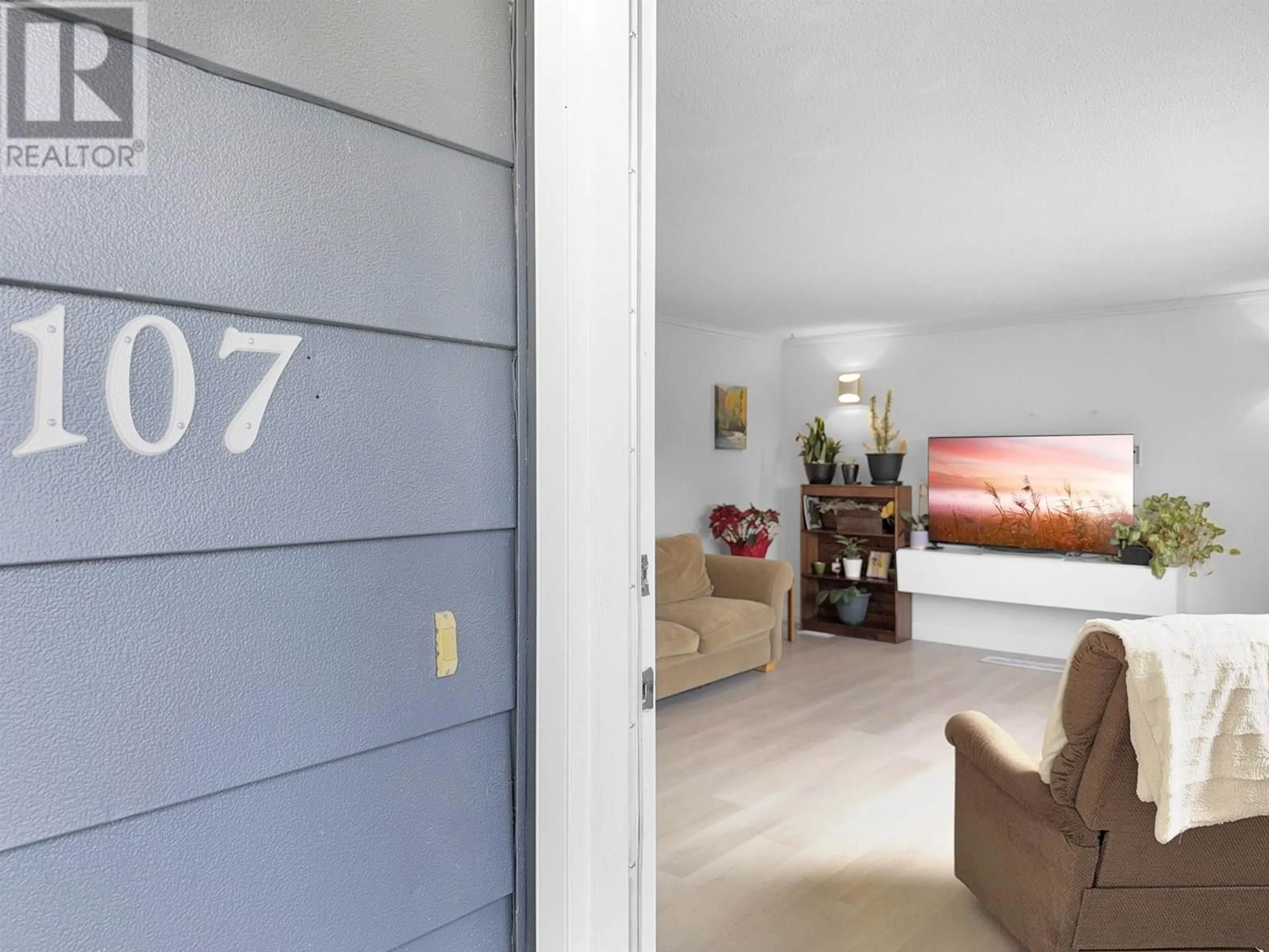 Indoor entryway for 107 CONRAD CRESCENT, Williams Lake British Columbia V2G3M5