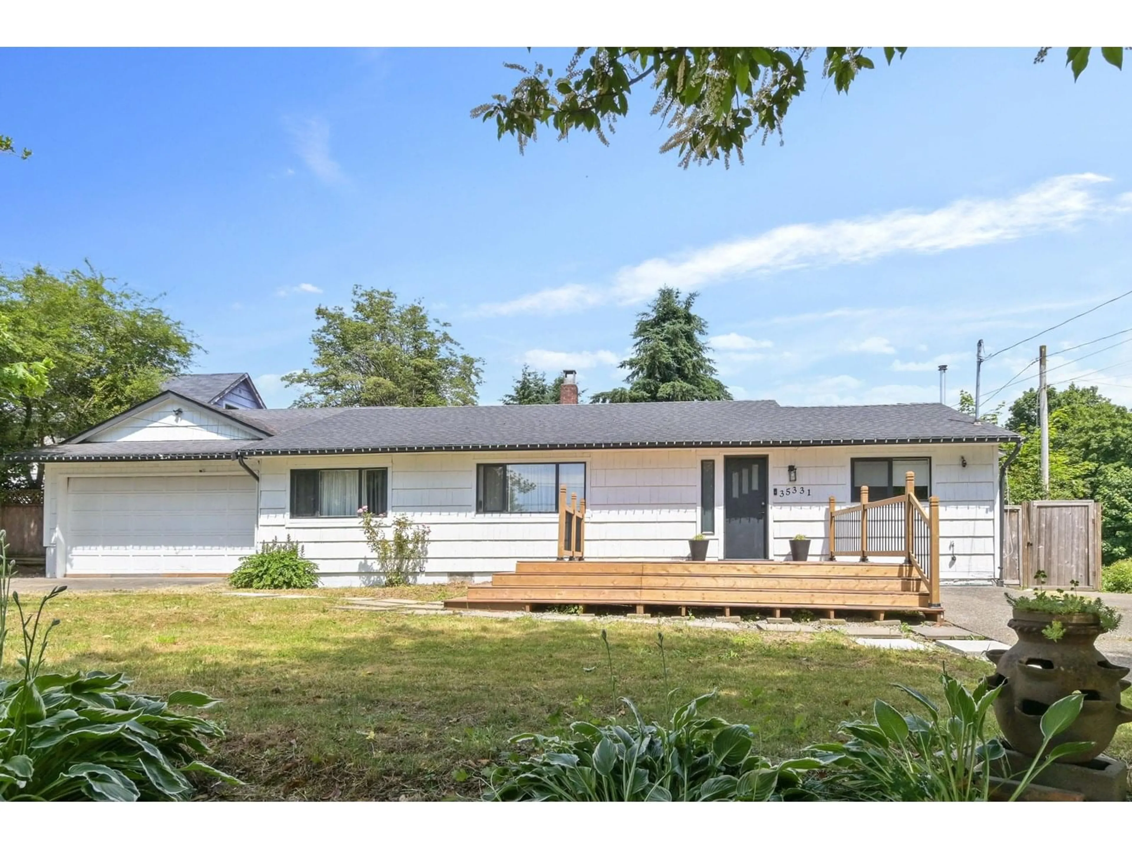 Home with vinyl exterior material, street for 35331 MCEWEN, Mission British Columbia V2V6R4