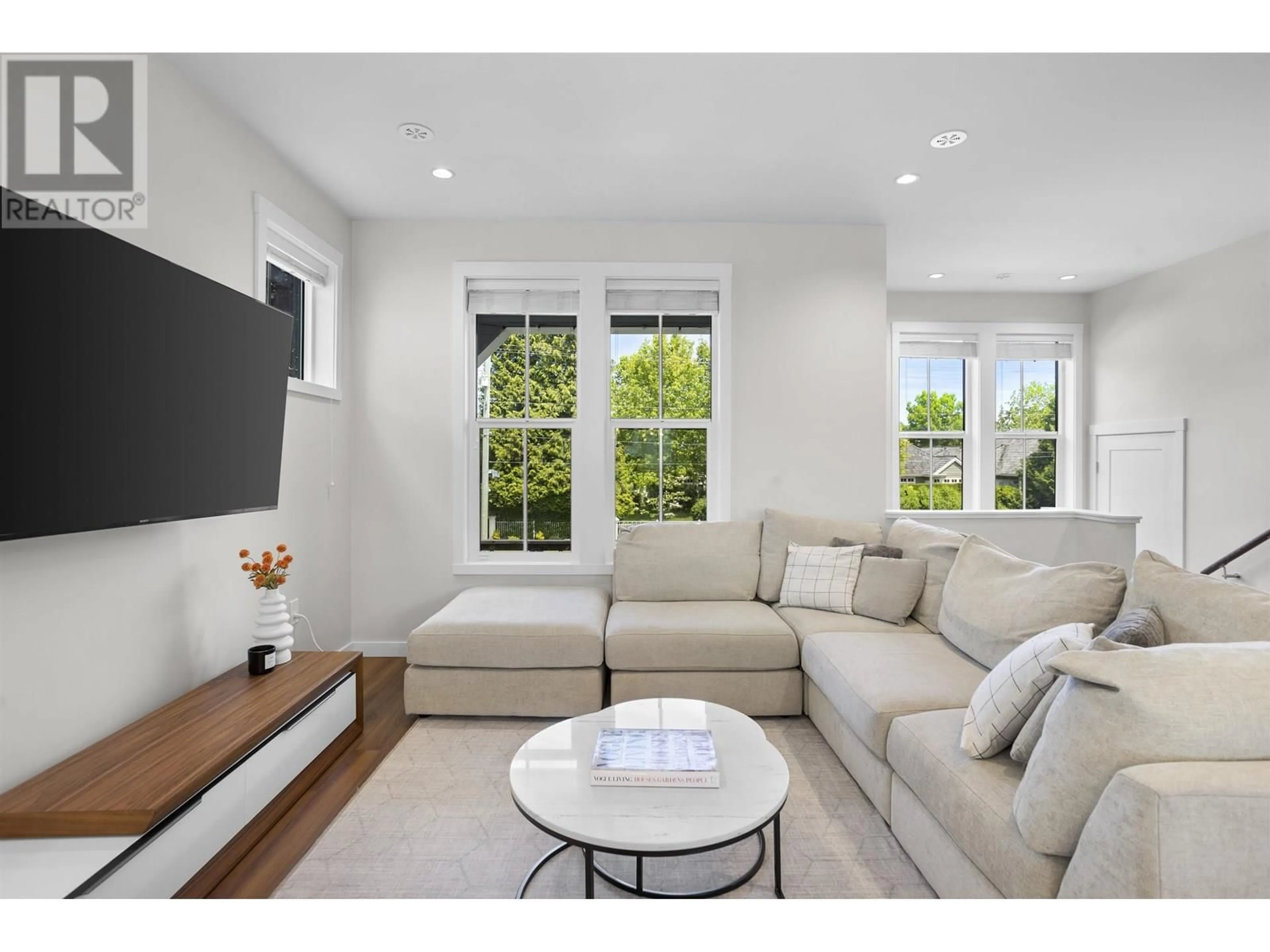 Living room with furniture, unknown for 18 - 6429 MARKET AVENUE, Delta British Columbia V4L0A8