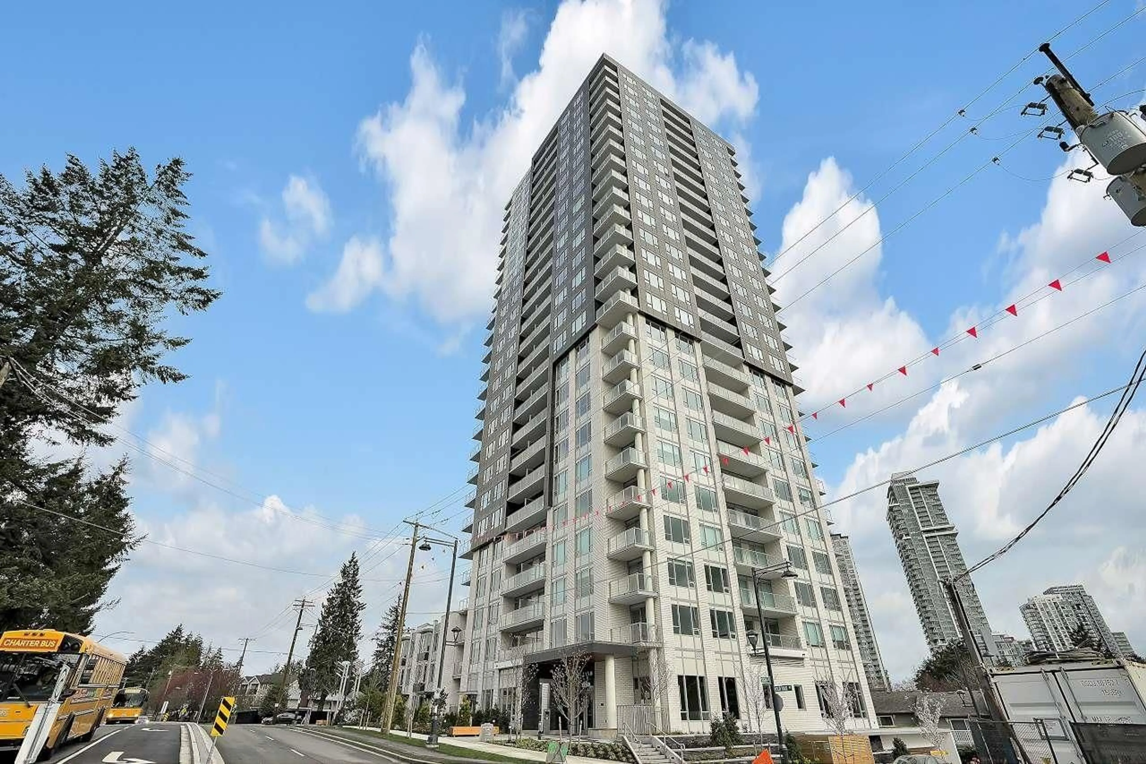 Patio, building for 2103 - 13359 OLD YALE, Surrey British Columbia V3T0S4